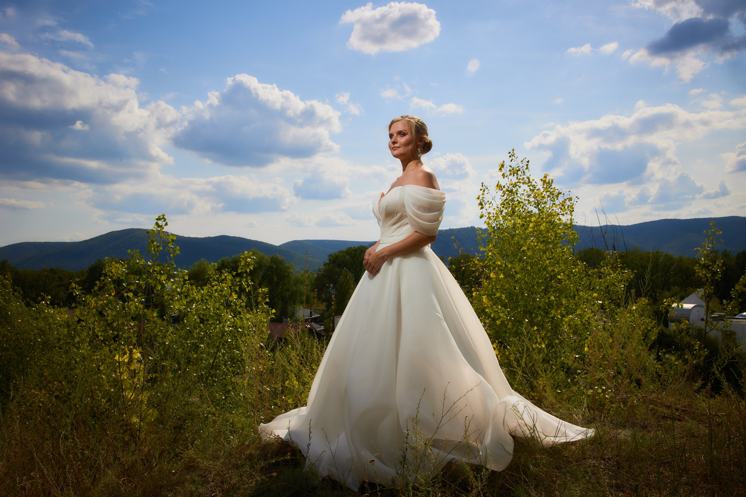 очень красивая свадебная фотография невесты в самаре на природе