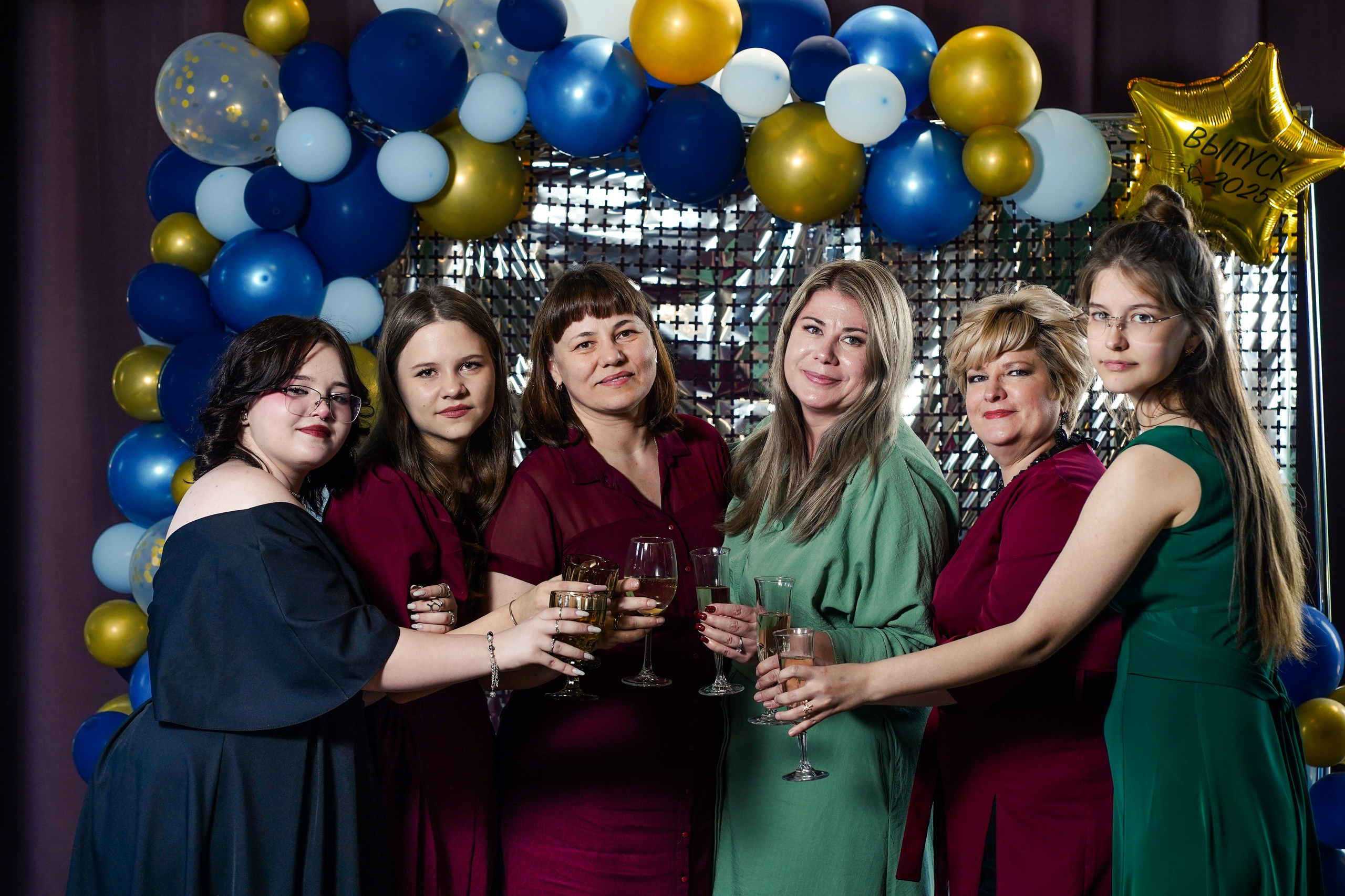 Выпускной вечер, гимназия № 40, 9 класс. Семейный и портретный фотограф в Екатеринбурге Анна Лобанова