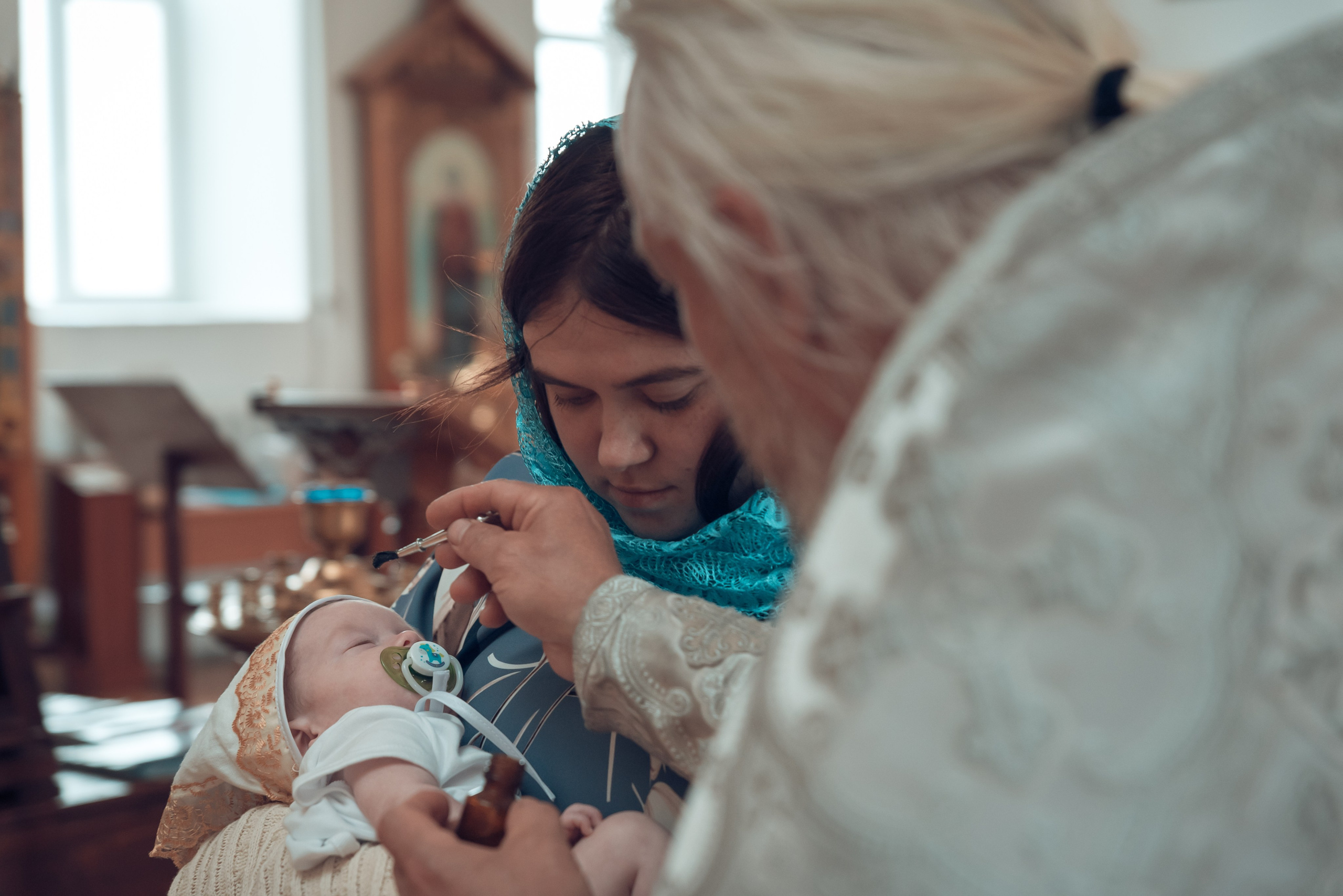Фотограф в храме. Дарья Нетреба Фотограф на Крещение, Венчание Псков и область