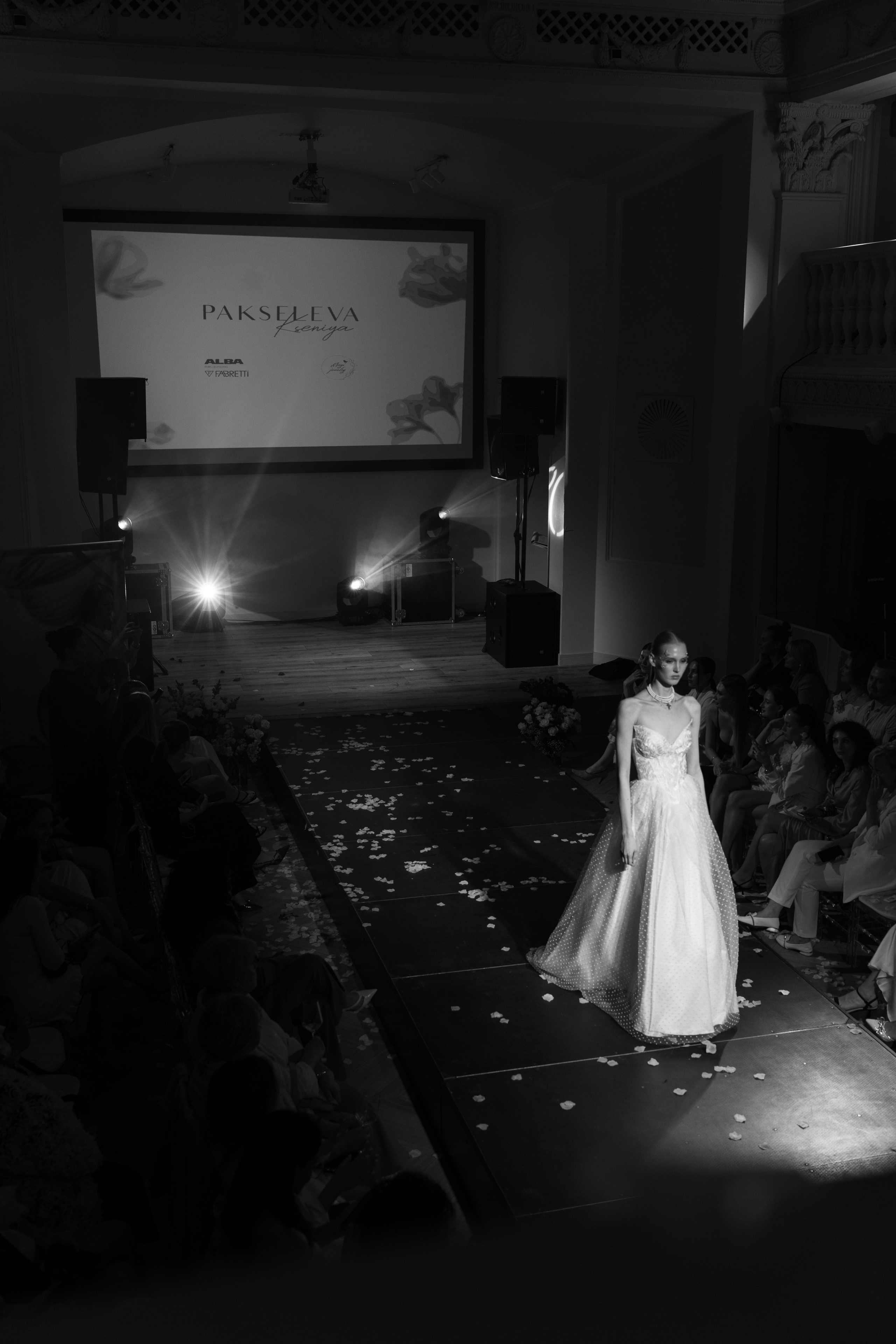 Репортаж |Модный показ Flower Inspiration |. Репортажный фотограф в Калининграде Екатерина Суханова