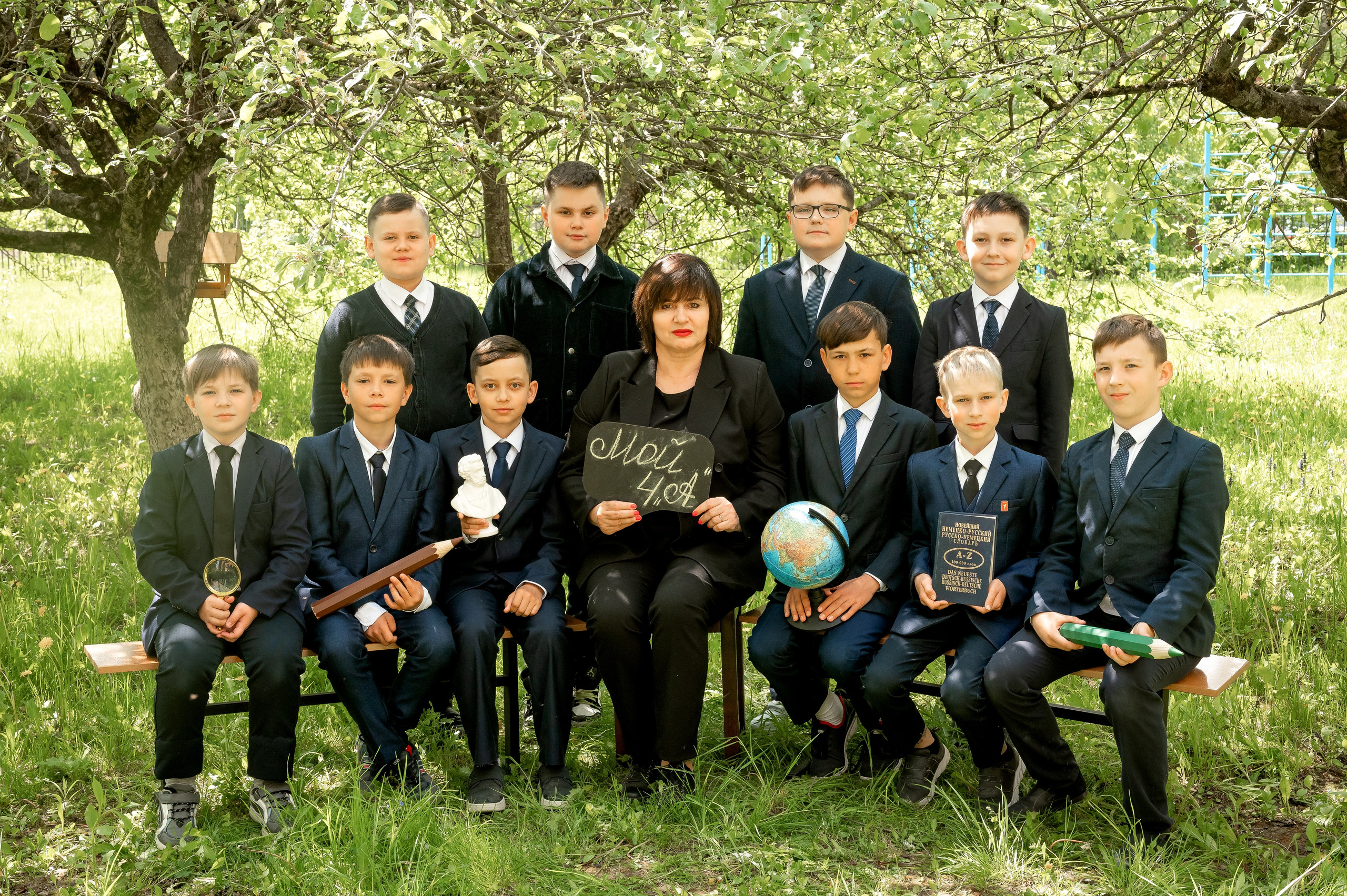 Школьный фотоальбом для младших классов. Фотограф новорождённых, семейный, школьный в городе Калуге Евгения