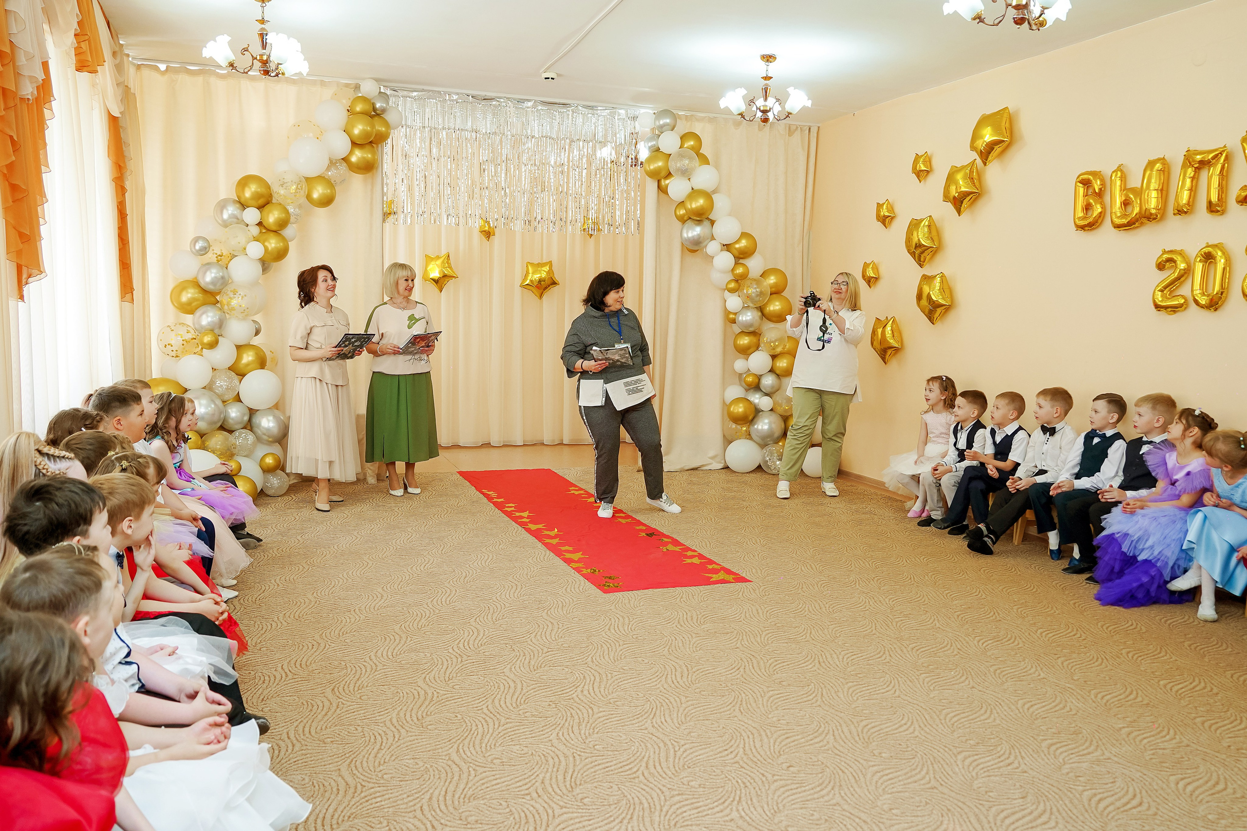 Фотосъемка видеосъёмка фотограф видеооператор новогодних утренников  в. Фотограф, видеооператор Нина Коршунова