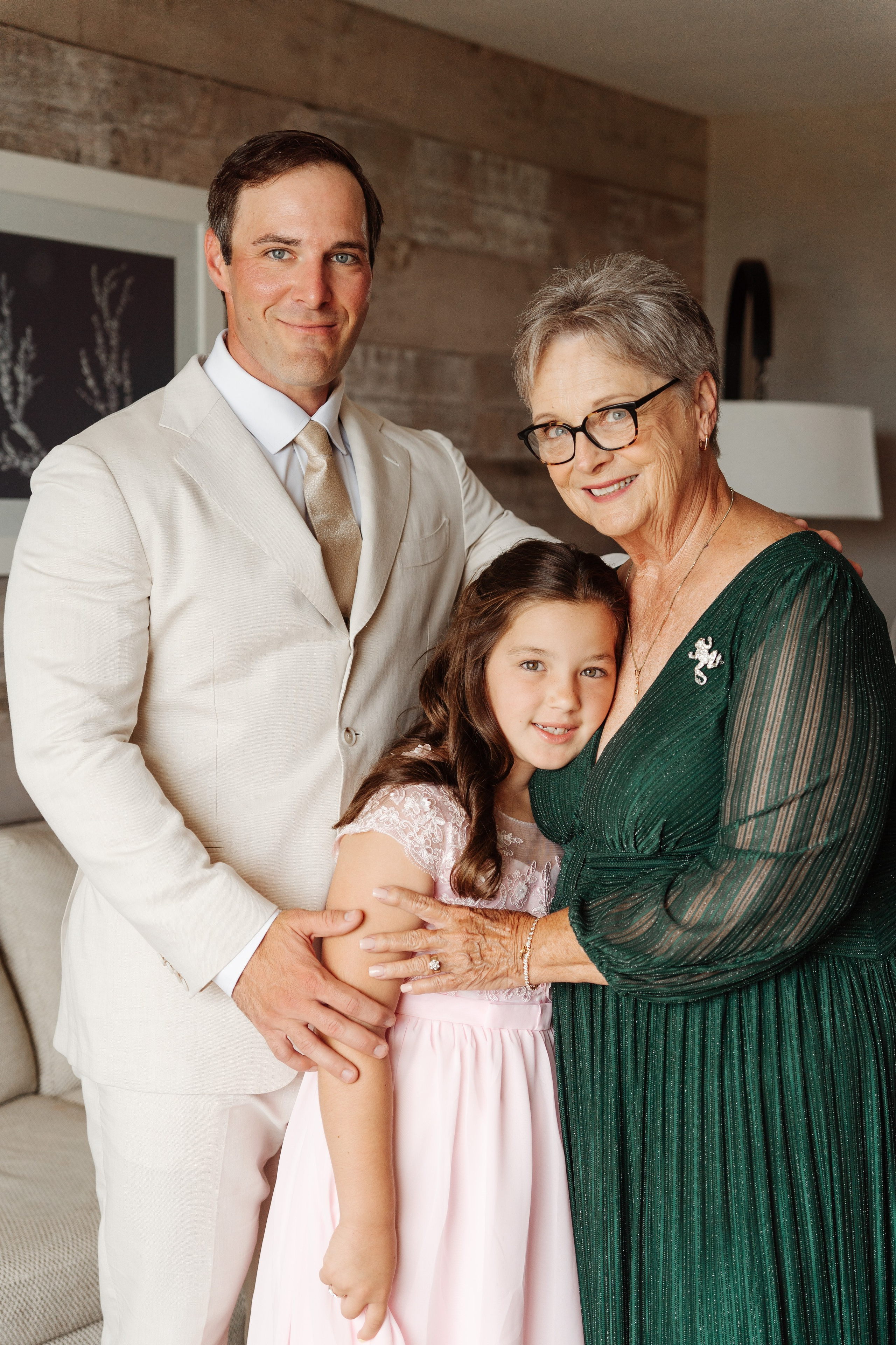 2025-08-16_BryanAmber. Ретушер Зенькевич Света