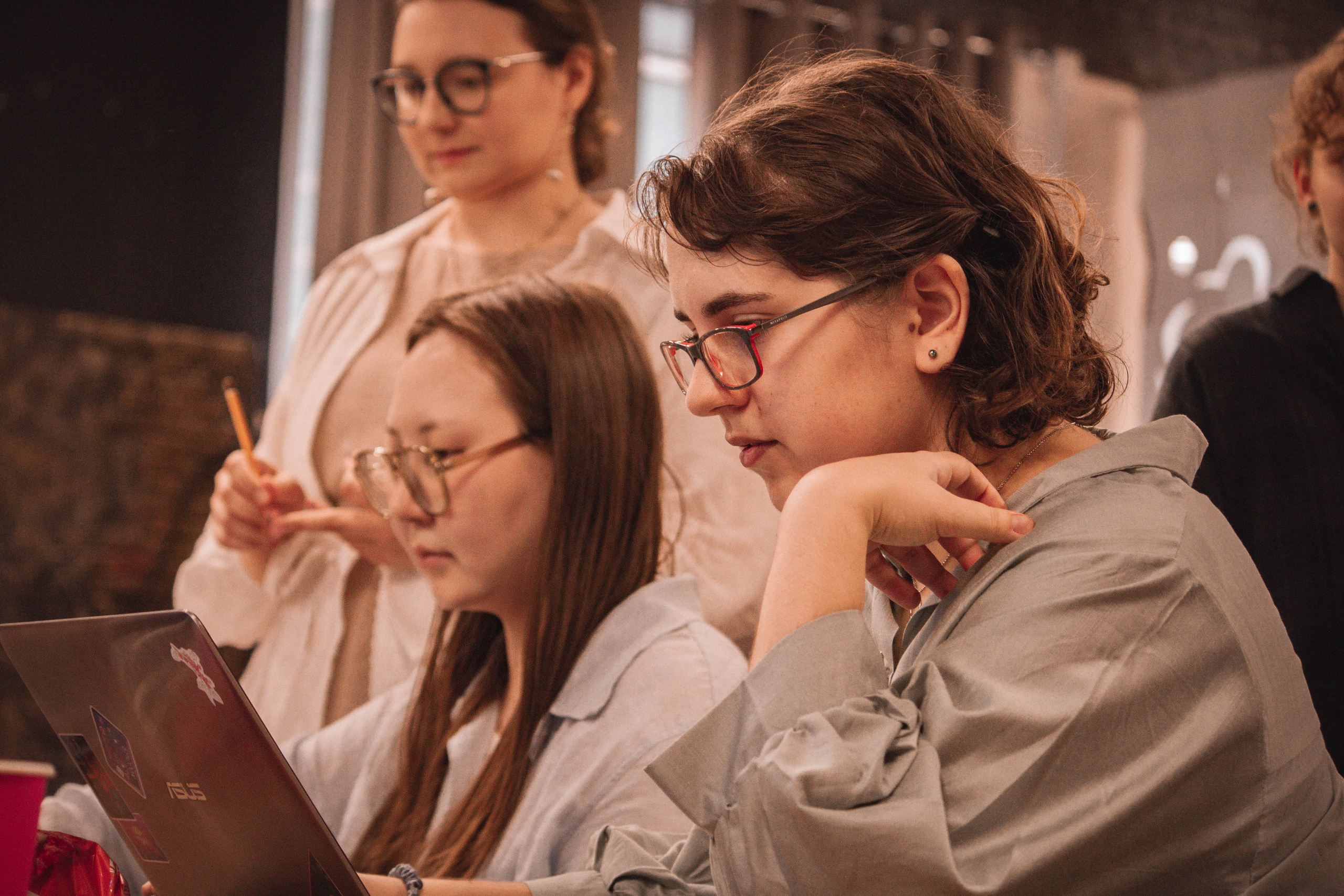 ЖЕНСКИЙ ГЕЙМДЖЕМ — Творческий сбор разработчиц. Создадим шедевр? Виталина и её фотоискусство