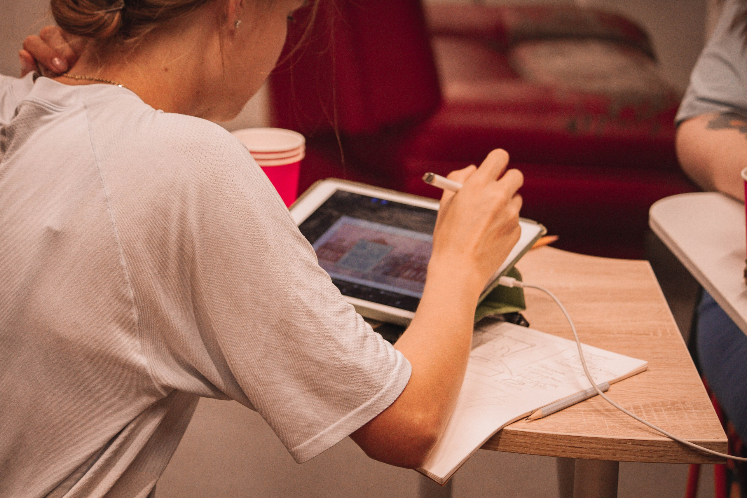 ЖЕНСКИЙ ГЕЙМДЖЕМ — Творческий сбор разработчиц. Создадим шедевр? Виталина и её фотоискусство