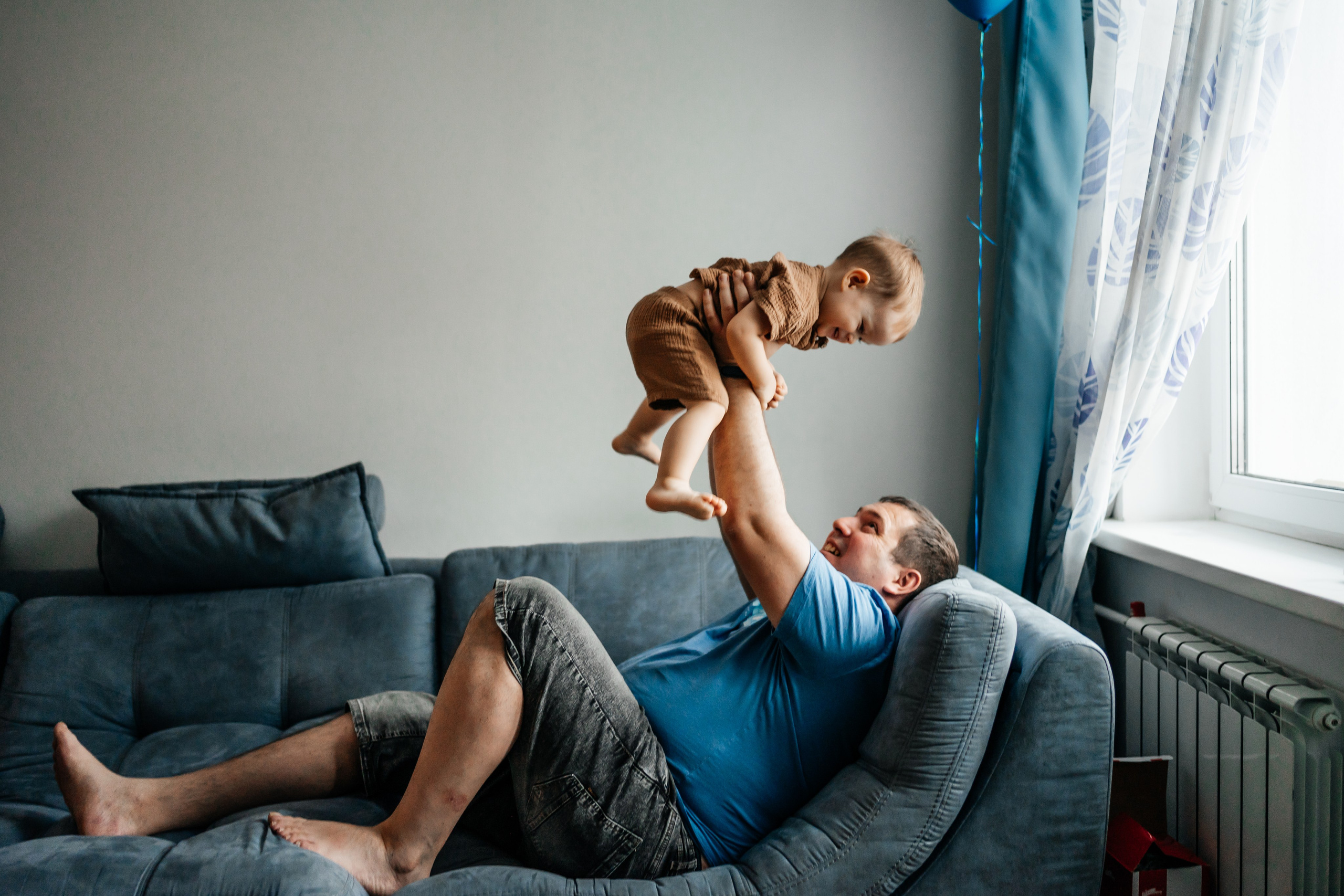 Украшаем ёлочку. Малыш Костя. Семейный фотограф в Москве Ирина Жур