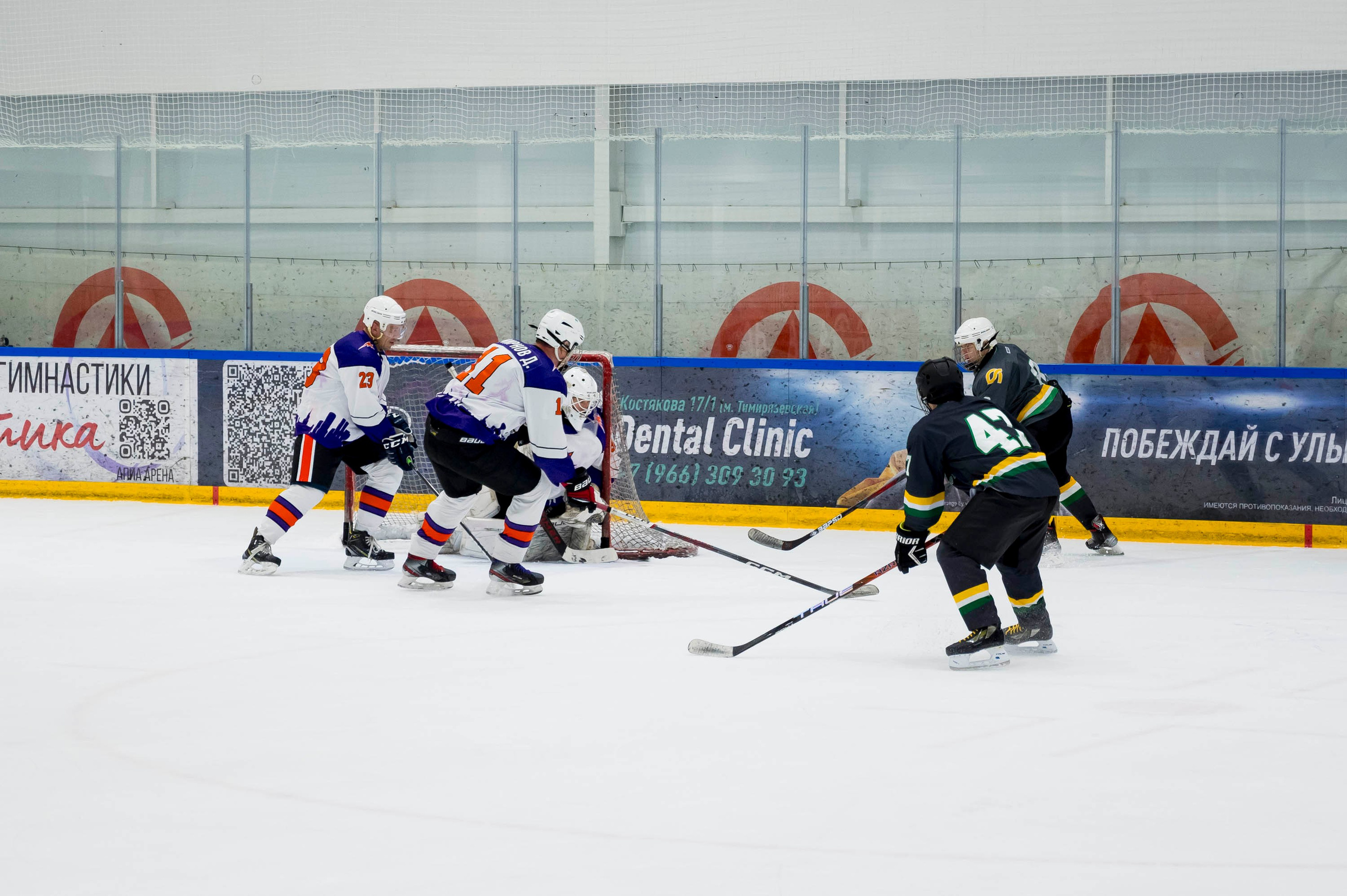 Хоккейный матч корпоративной команды Зарубежнефть. Репортажный фотограф и видеограф Слава Думчев. Тимбилдинги, отчетники, корпоративы