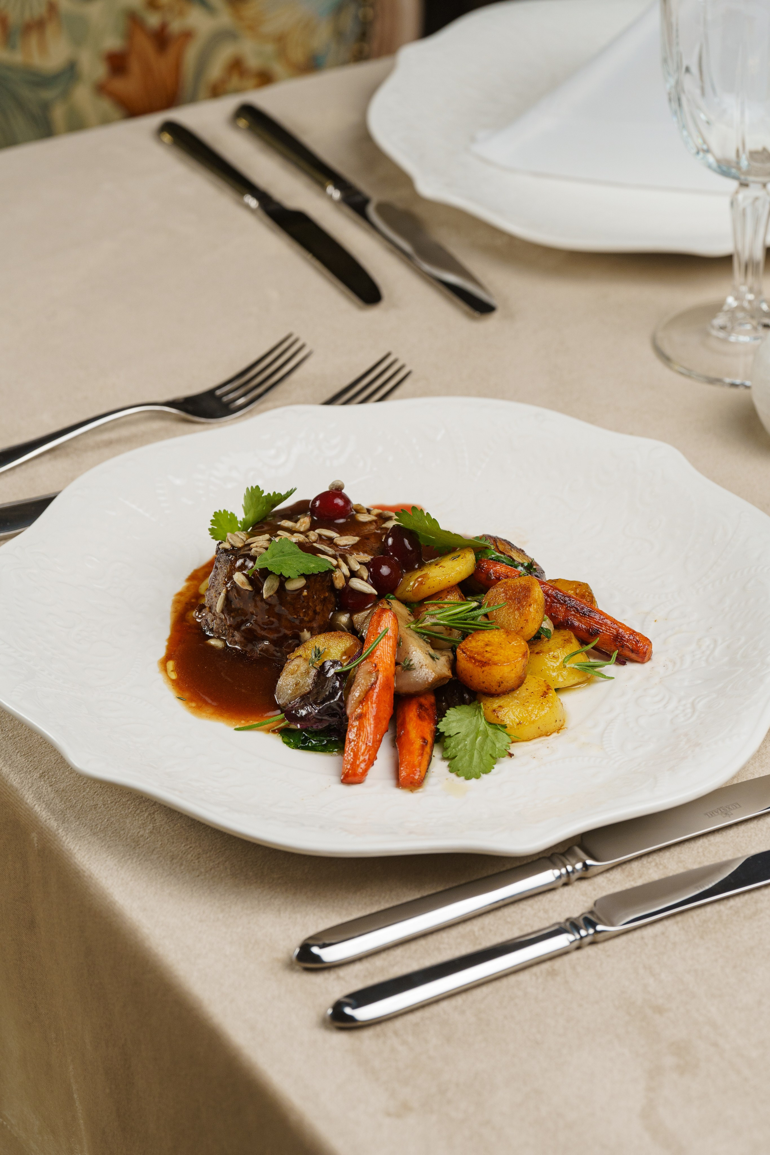 Ресторан «Онар». Фотограф Иван Пичушкин