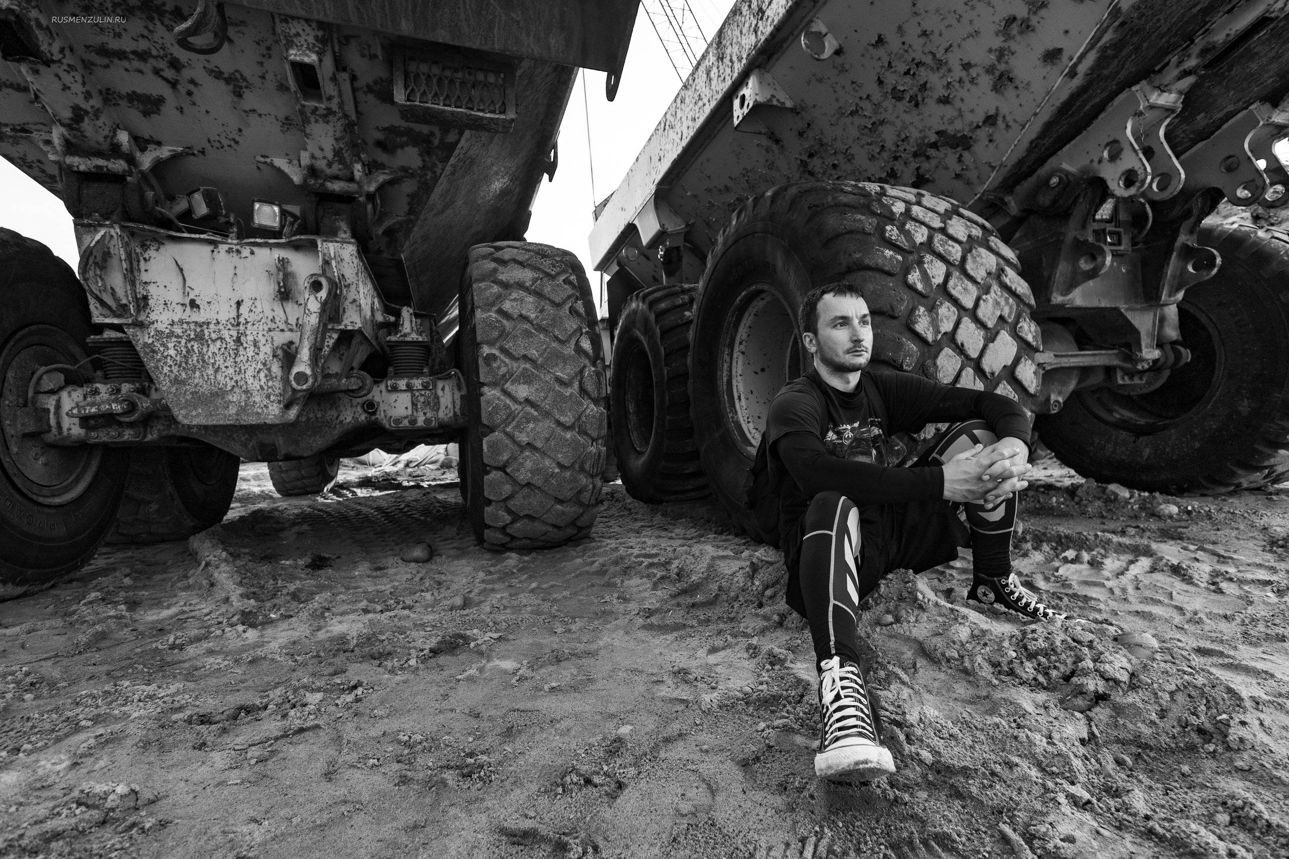 Портретная фотосессия  на строительной технике
