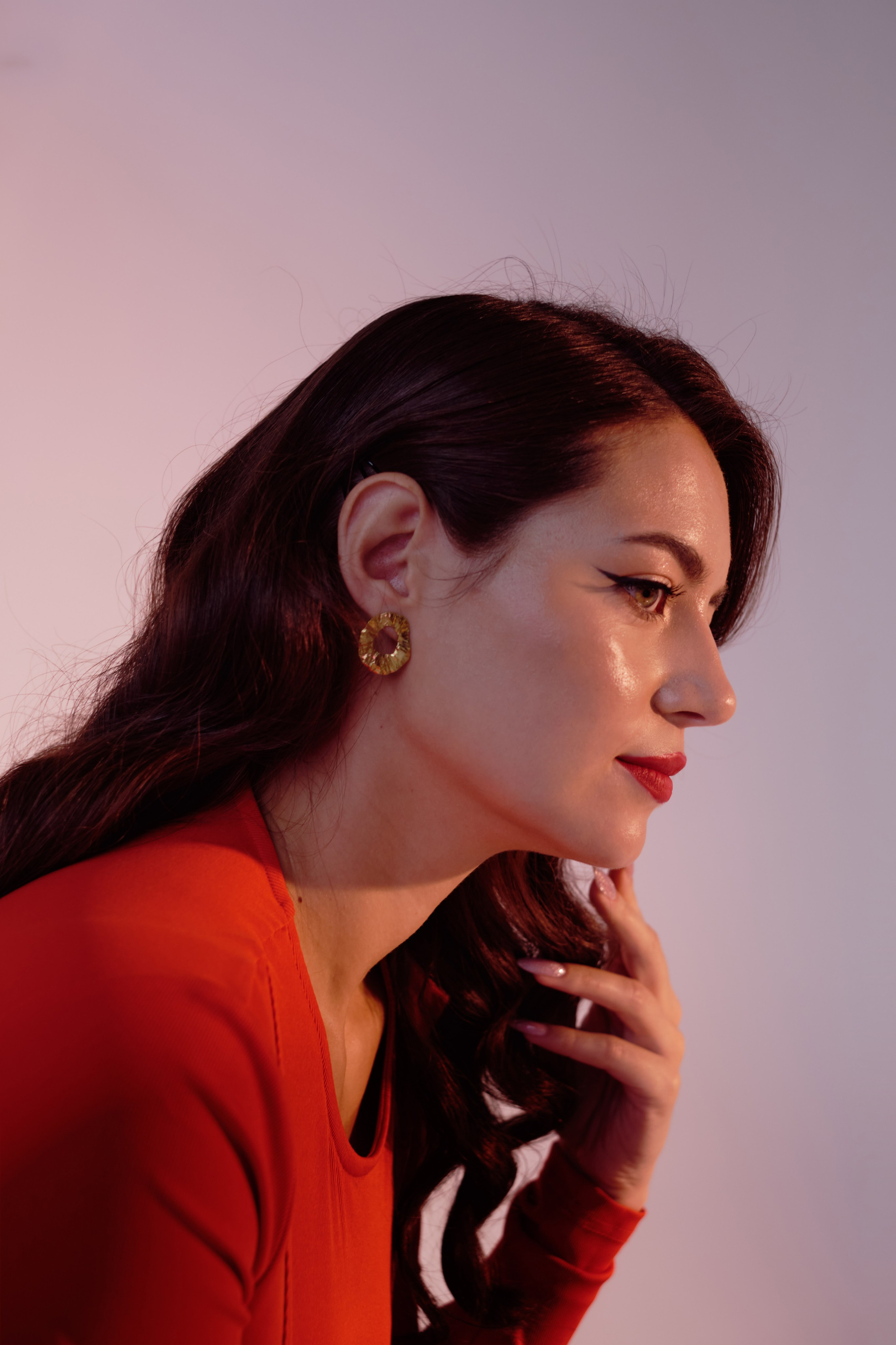 Индивидуальная съёмка в Твери, портреты я цветным светом, атмосферно, рефы с цветным светом