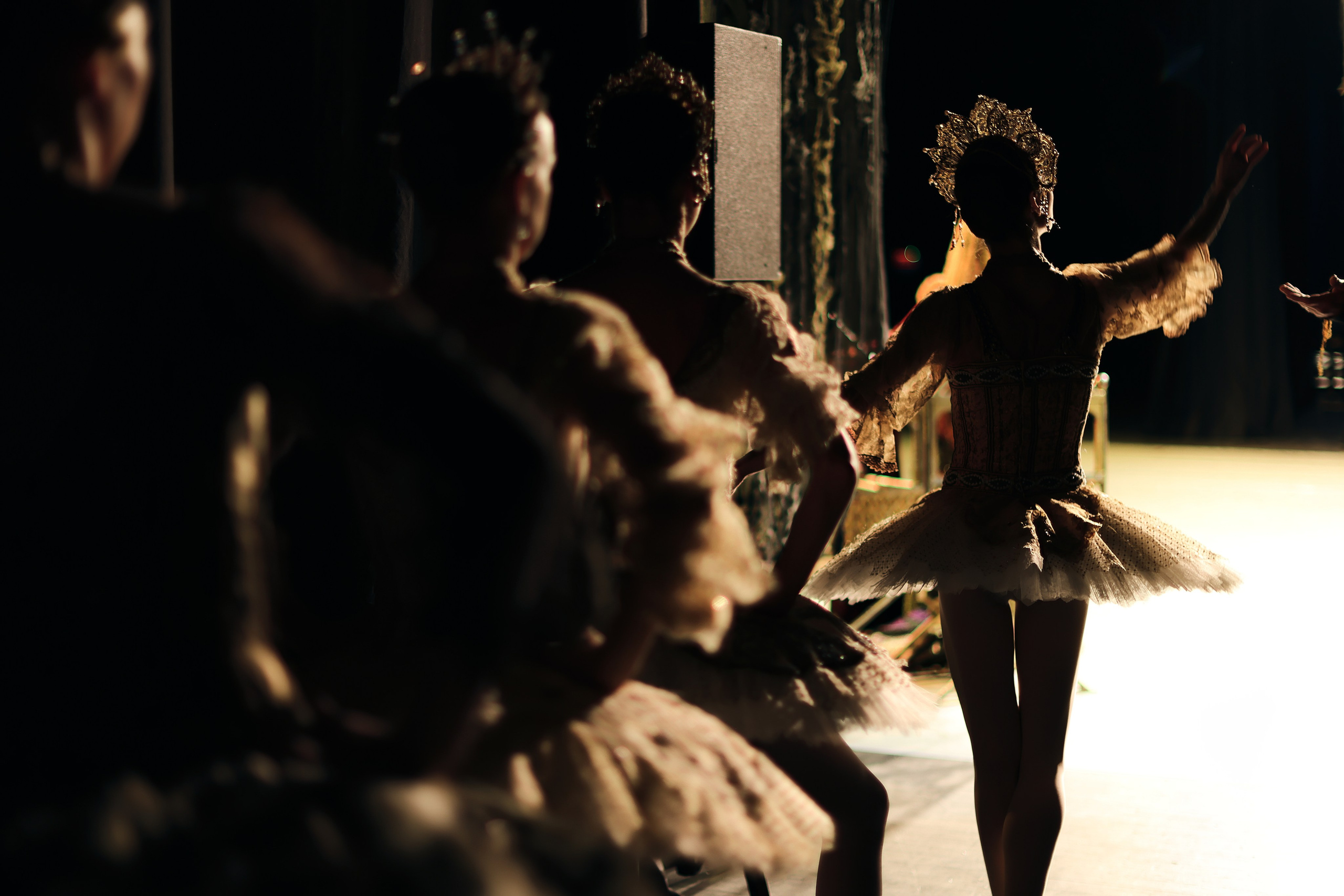 «Закулисье», Балет «Лебединное озеро», Театр классического балета Н. Касаткиной и В. Василёва. Наталья Алексеенко. Фотохудожник в Москве. Репортаж, портрет, стрит