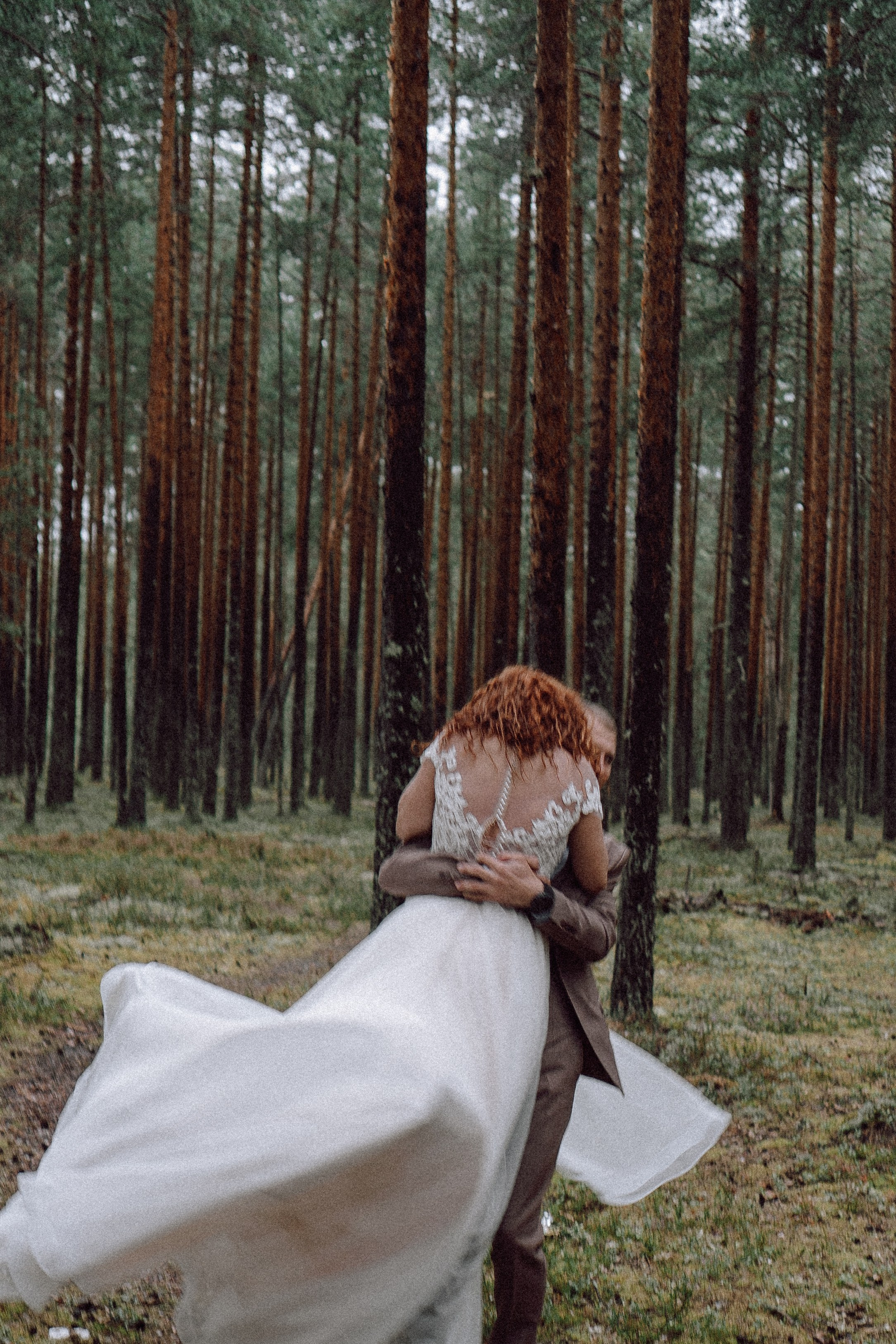 СВАДЕБНАЯ ФОТОСЕССИИЯ ПАРЫ В ГОРОДЕ ПРИОЗЕРСК В СОСНОВОМ ЛЕСУ И С ПИКАПОМ. Профессиональный фотограф, Санкт-Петербург — Виктория Богомолова