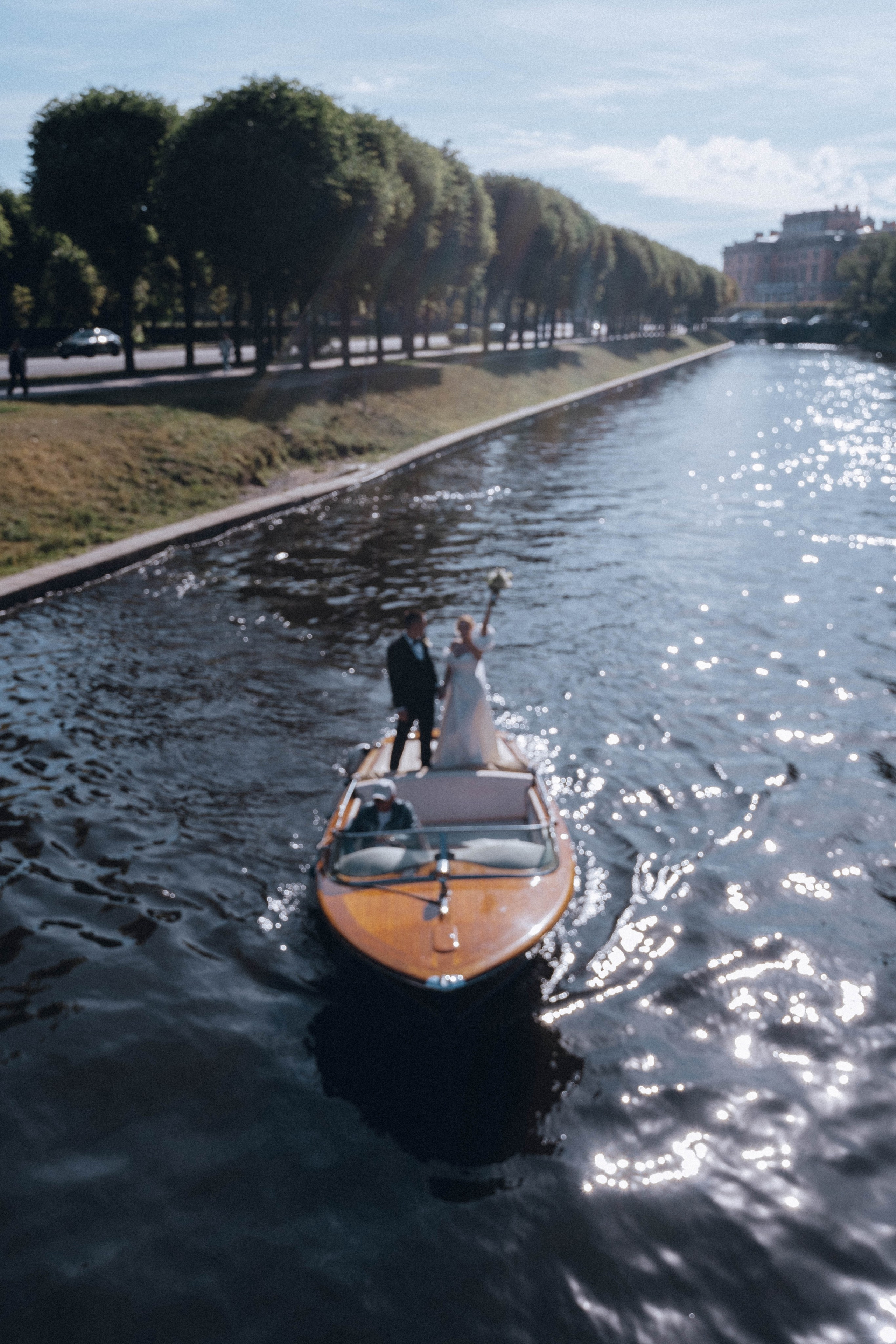 СВАДЕНБНАЯ СЬЕМКА НА КАТЕРЕ ПО КАНАЛАМ САНКТ-ПЕТЕРБУРГА И В АКВАТОРИИ НЕВЫ. Профессиональный фотограф, Санкт-Петербург — Виктория Богомолова