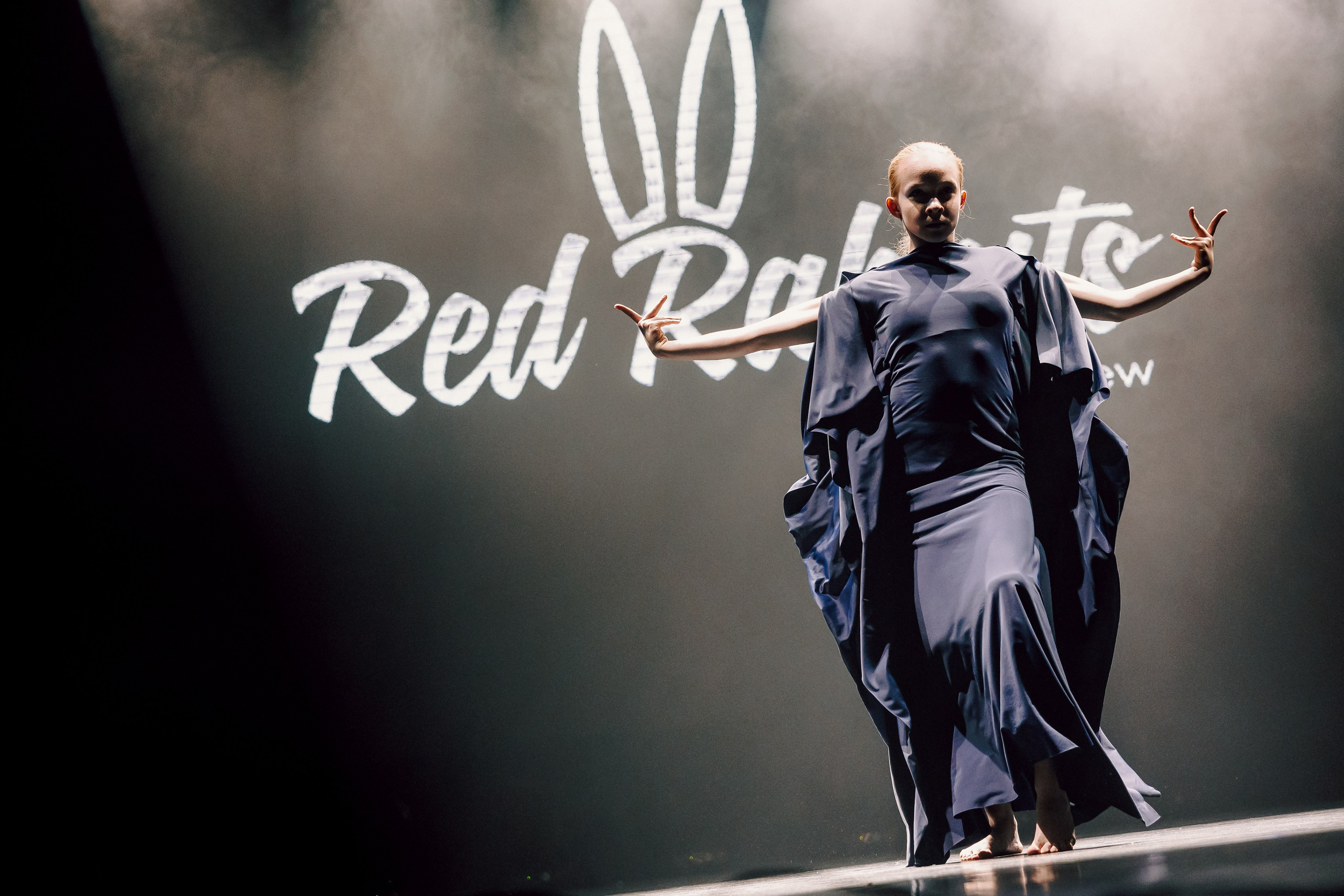 Отчётный концерт танцевальной школы «Red Rabbits» 2025. Лёшка Варзегов — фотограф