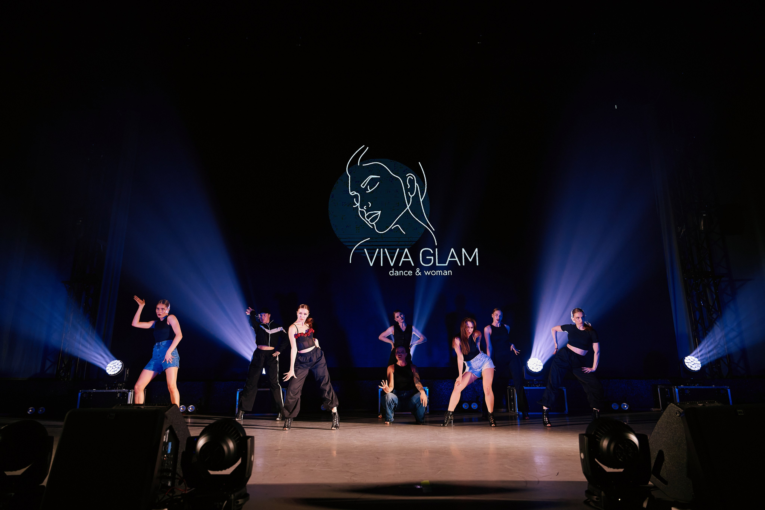 VIVA GLAM Отчетный концерт. Фотограф и видеограф в Кургане Леонид Корнильев