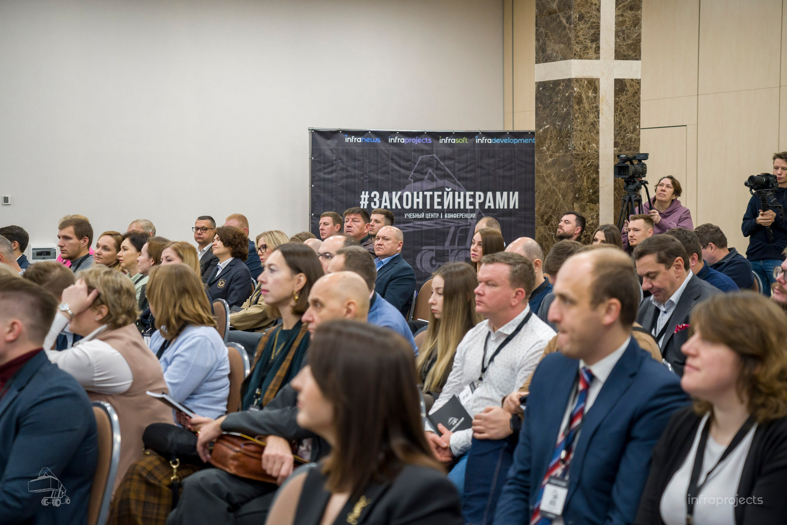 За контейнерами репортаж. Фотограф в Санкт-Петербурге. Репортажная и все съёмки для бизнеса