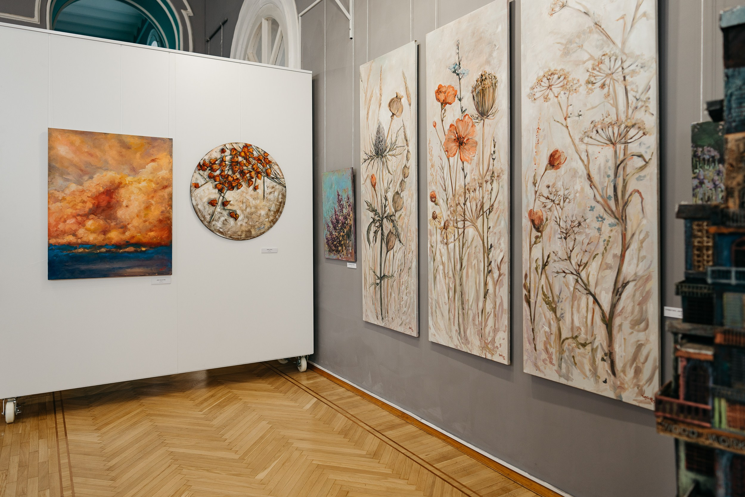 Открытие персональной выставки художника Марии Кулиной-Черкашиной «Возвращение в детство (пойдём, что покажу…)». Свадебный и репортажный фотограф Юров Дмитрий