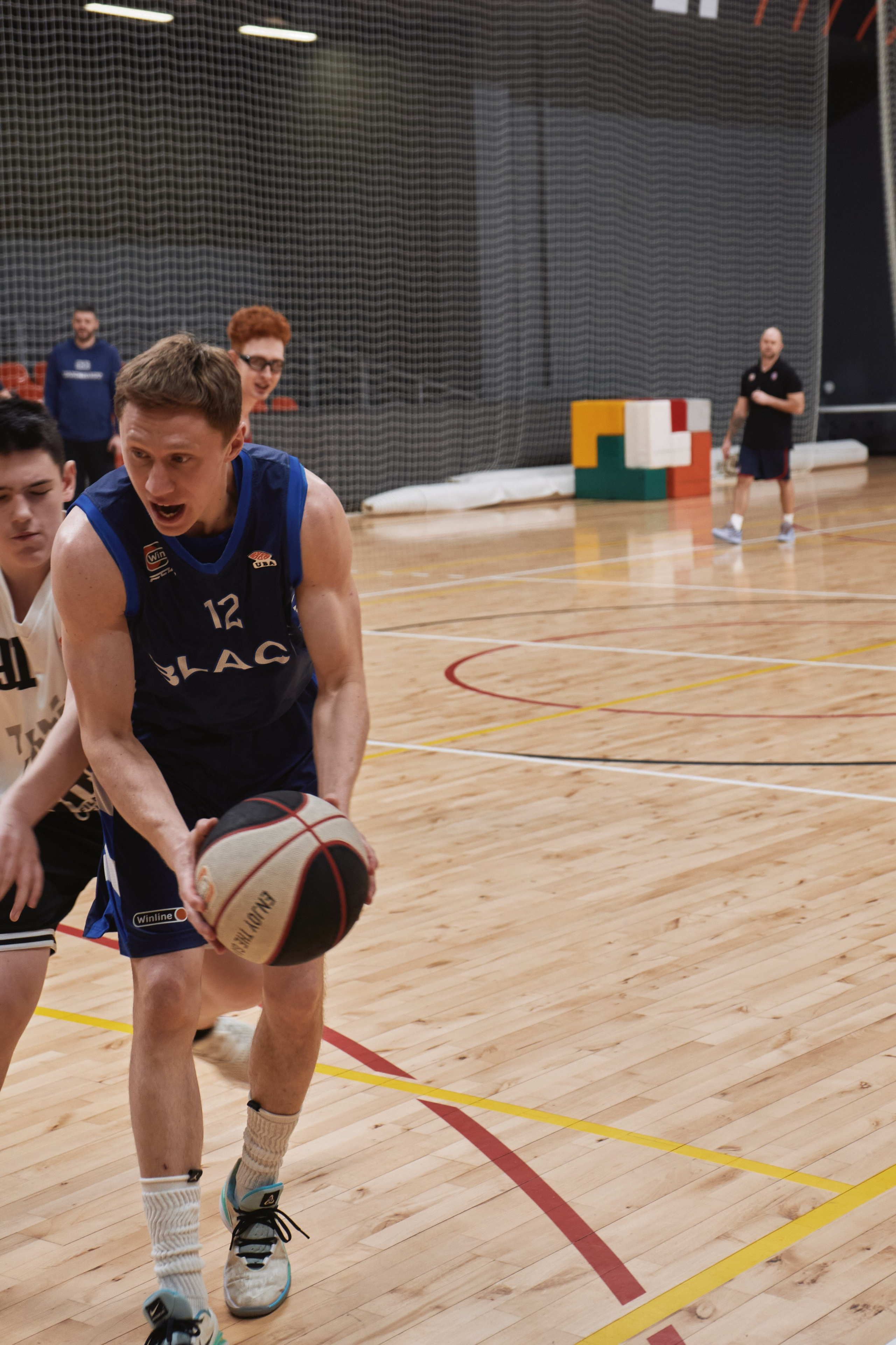 Новогодний баскетбол 2025. Детская лига. Евгений Бреча. Коммерческий и бэкстейдж фотограф в Москве