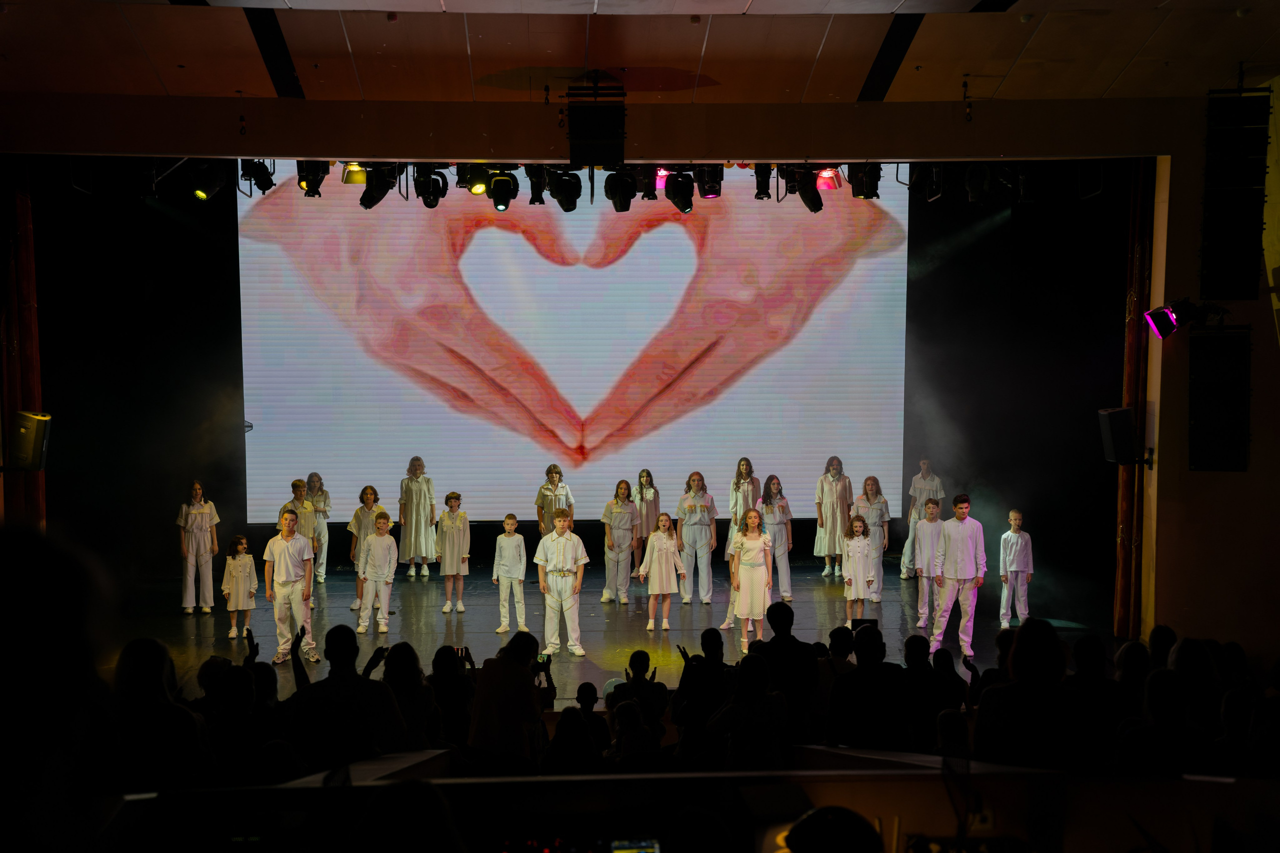 Съёмка благотворительного спектакля «Новая история деревянного мальчика». «Студия DRONAVT`s» — видеосъёмка и фотография г. Москва