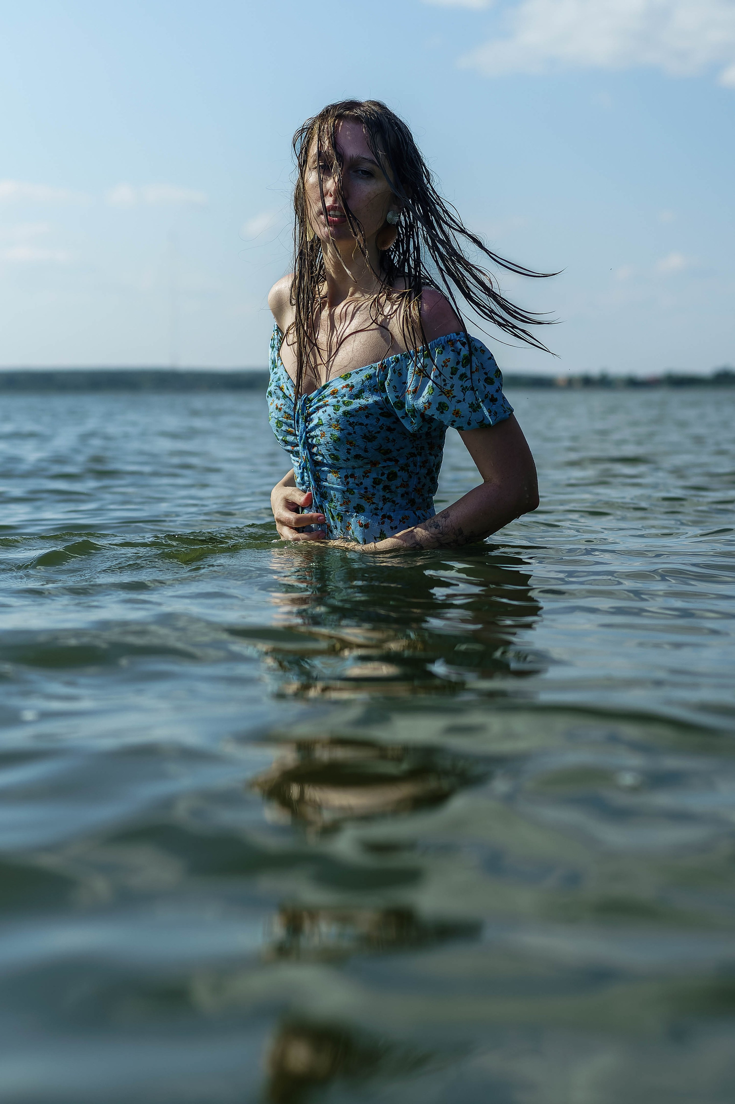 Фотосессия в яркий солнечный день на берегу .Екатеринбург. Автор фотограф: Додров. Ph: dodrov.