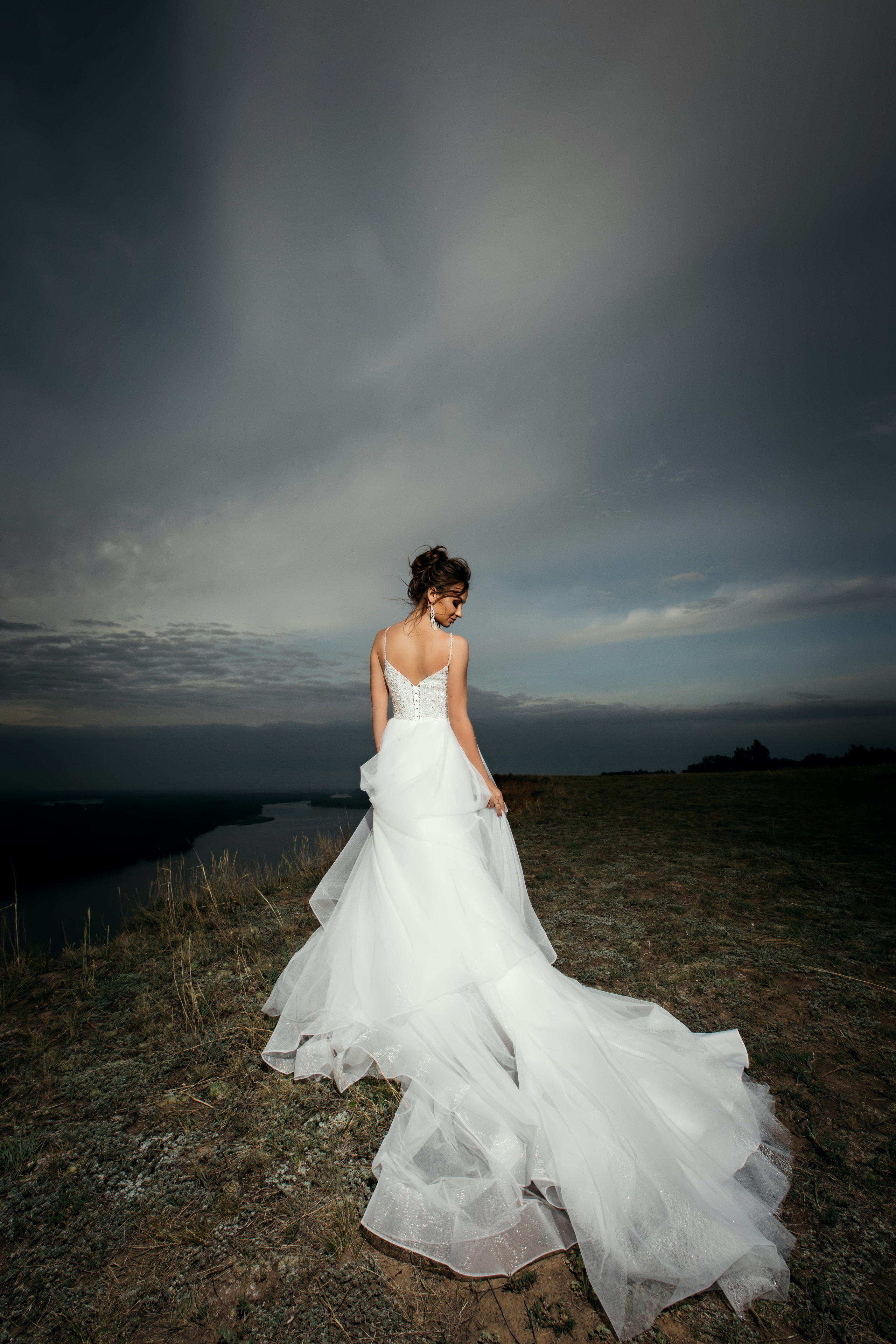 Свадебная прогулка. Навстречу к закату. Свадебный и семейный фотограф Рассказова Виктория