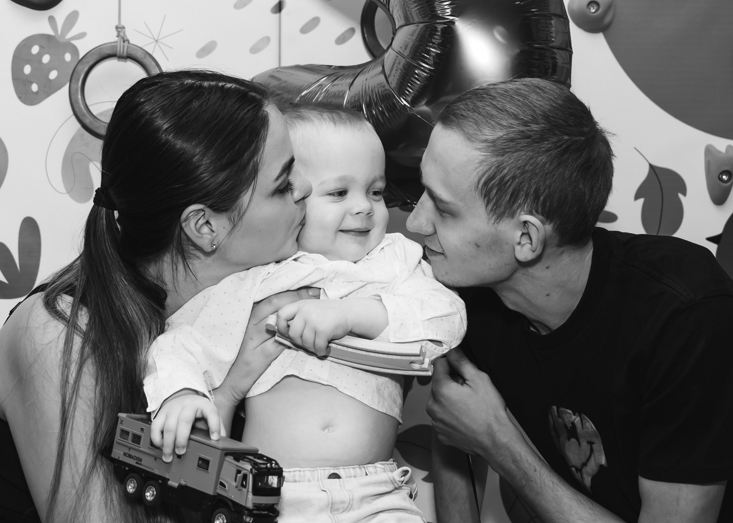 Карамелька в гостях у Романа. Крамер Юлиана детский и семейный фотограф