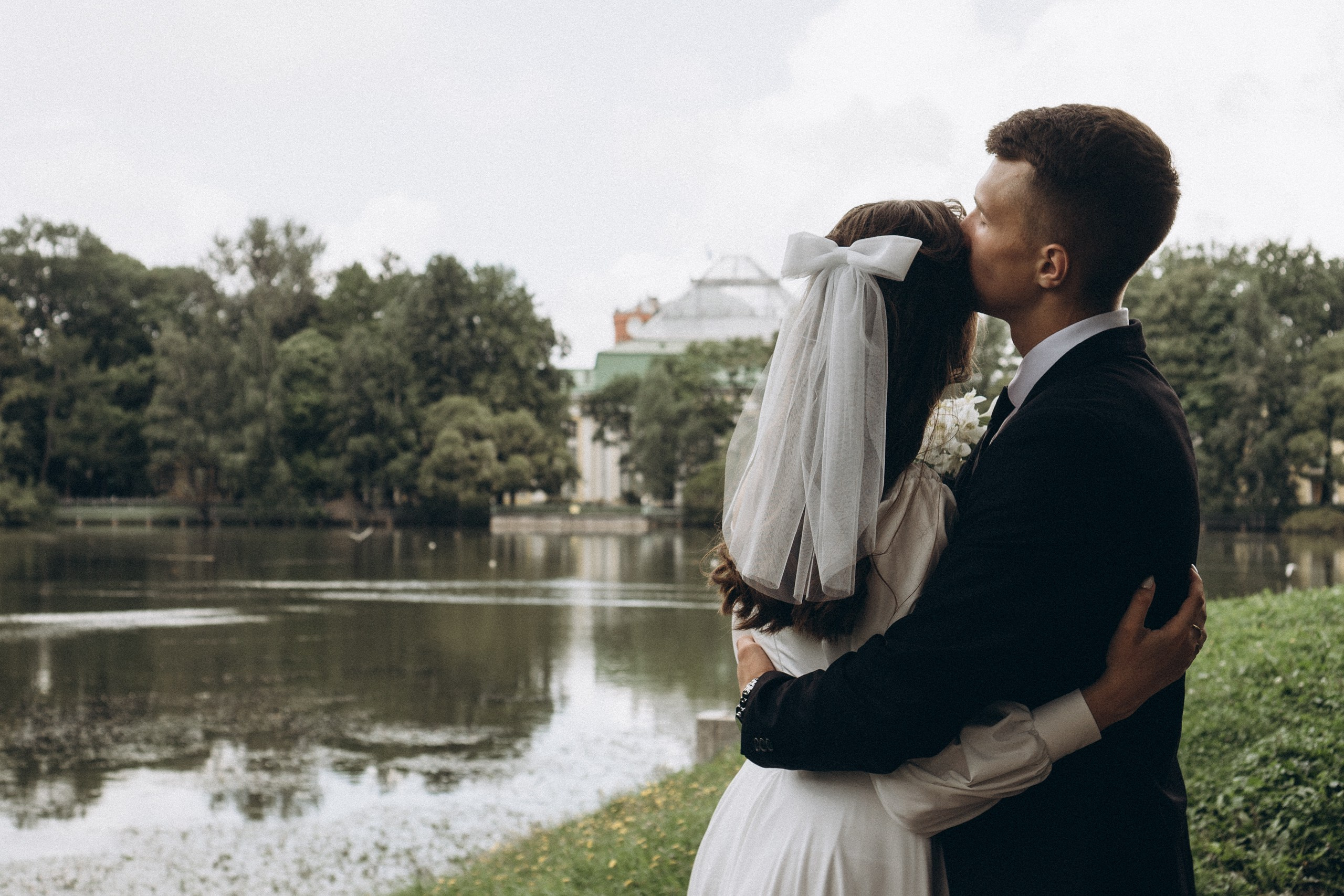 СВАДЕБНАЯ СЬЕМКА В ТАВРИЧЕСКОМ САДУ И ПРОГУЛКА ПО ЧЕРНЫШЕВСКОЙ. Профессиональный фотограф, Санкт-Петербург — Виктория Богомолова