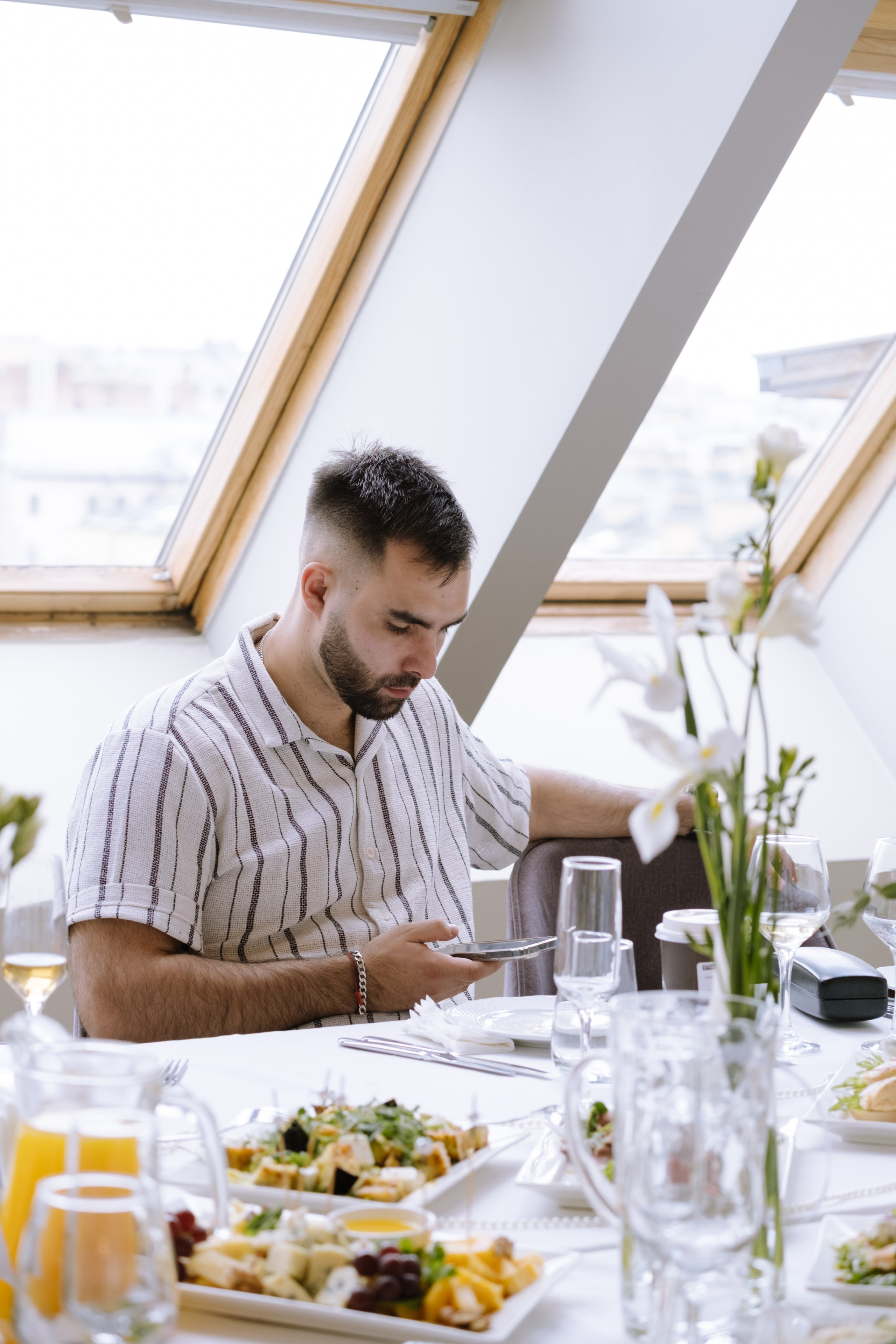СВАДЕБНЫЙ БАНКЕТ НА ВЛАДИМИРСКОЙ В САНКТ-ПЕТЕРБУРГЕ (КАМЕРНАЯ СВАДЬБА). Профессиональный фотограф, Санкт-Петербург — Виктория Богомолова