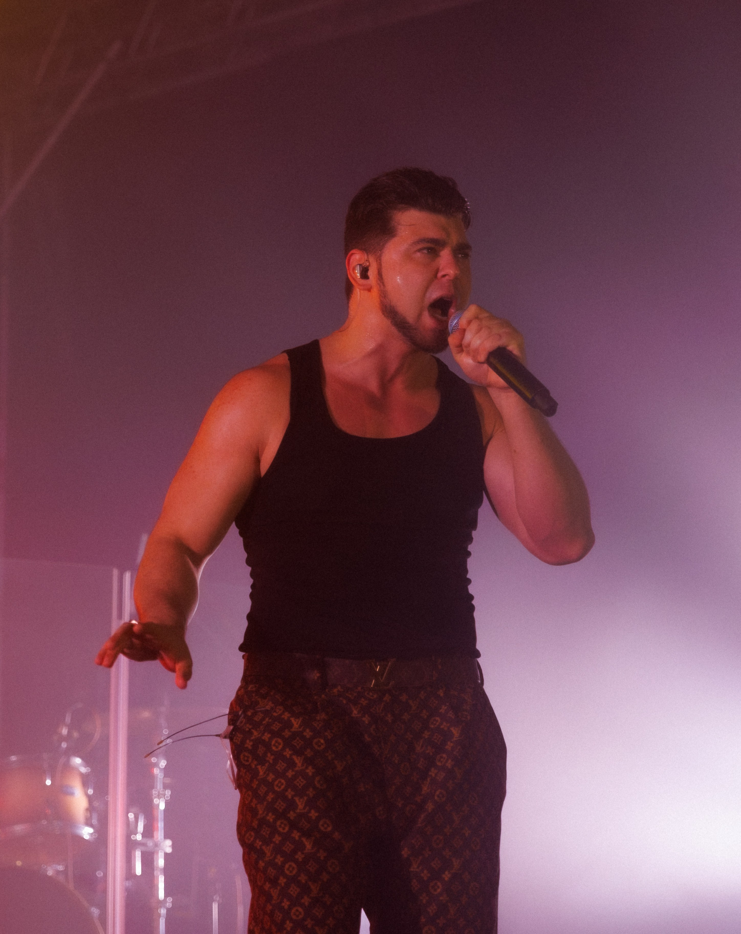 Фотоотчёт и репортаж с концерта группы GAYAZOV$ BROTHER$. Красильников Евгений — профессиональный фотограф в Ростове-на-Дону