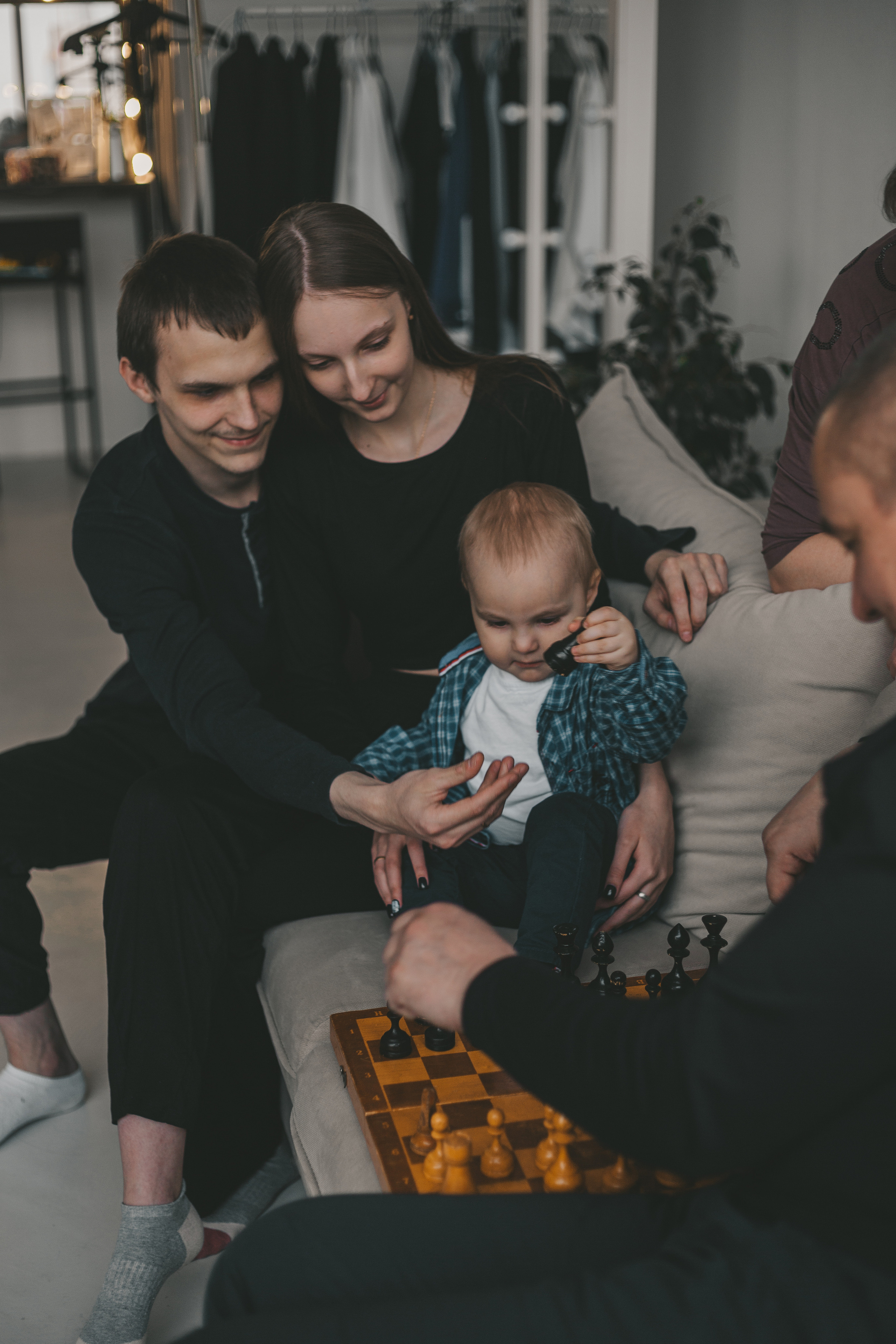 Съемка всей семьи в студии. Фотограф Андреева Юлия. Москва