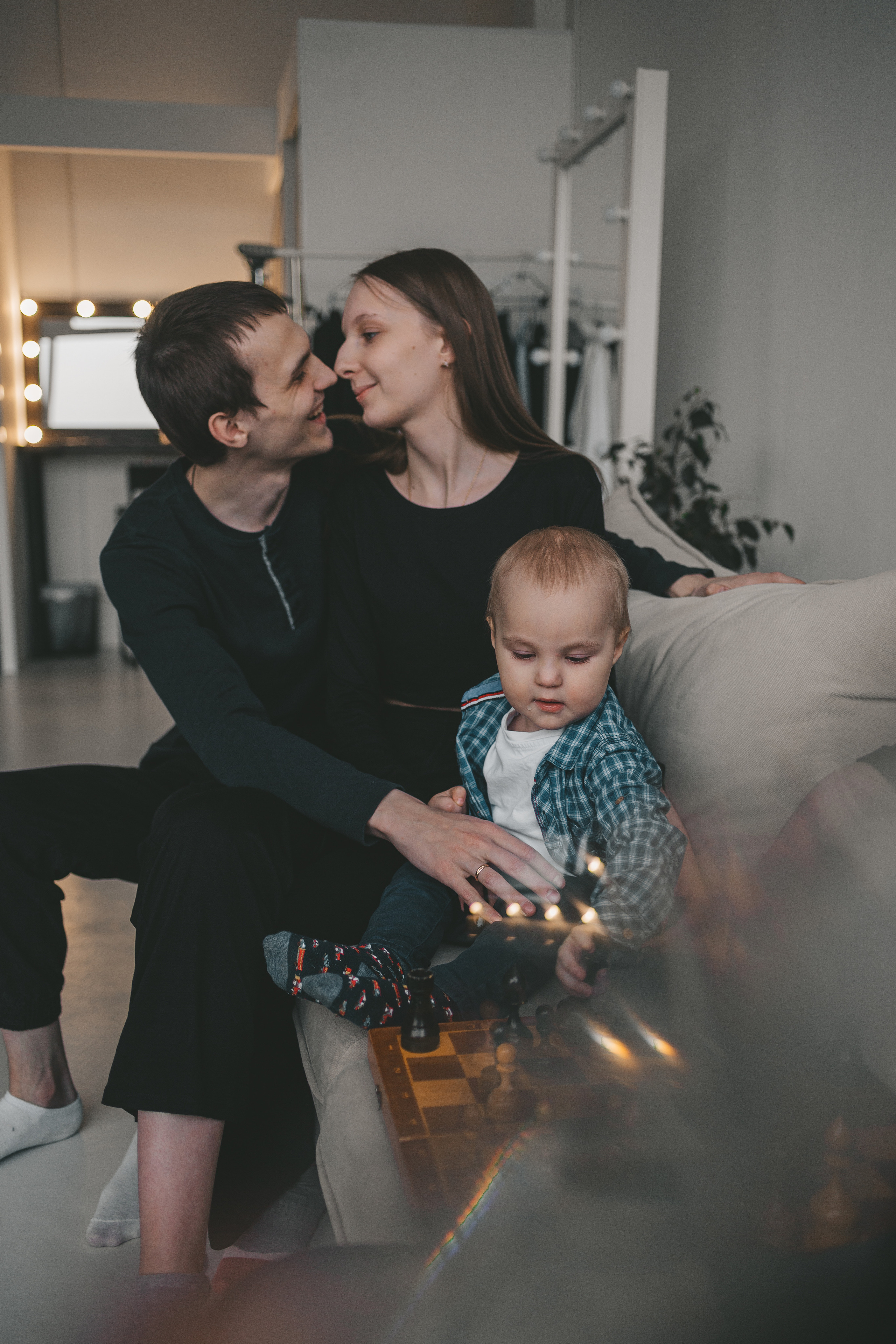 Съемка всей семьи в студии. Фотограф Андреева Юлия. Москва