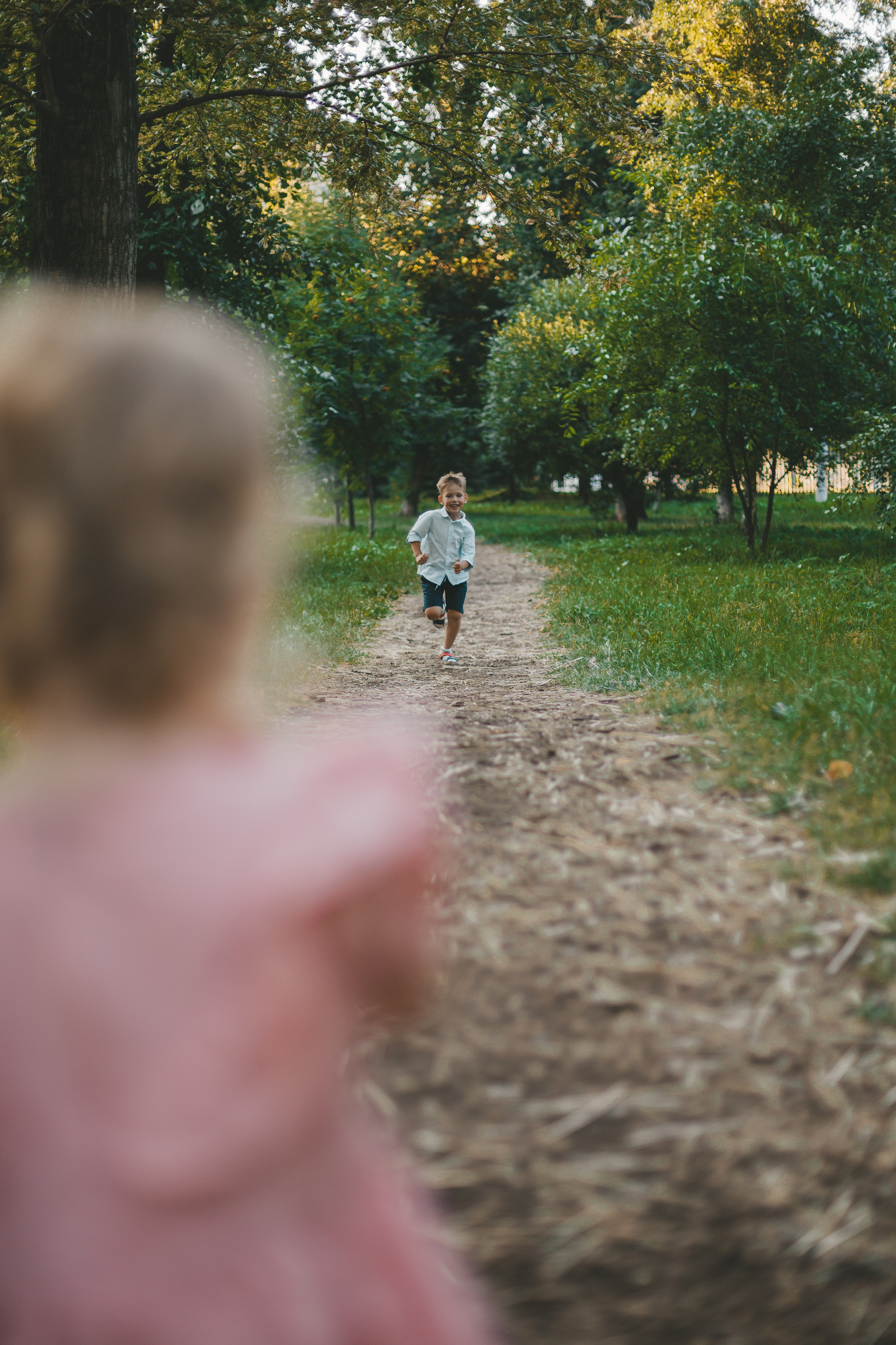 Семейная фотосессия на закате в парке. Фотограф Андреева Юлия. Москва