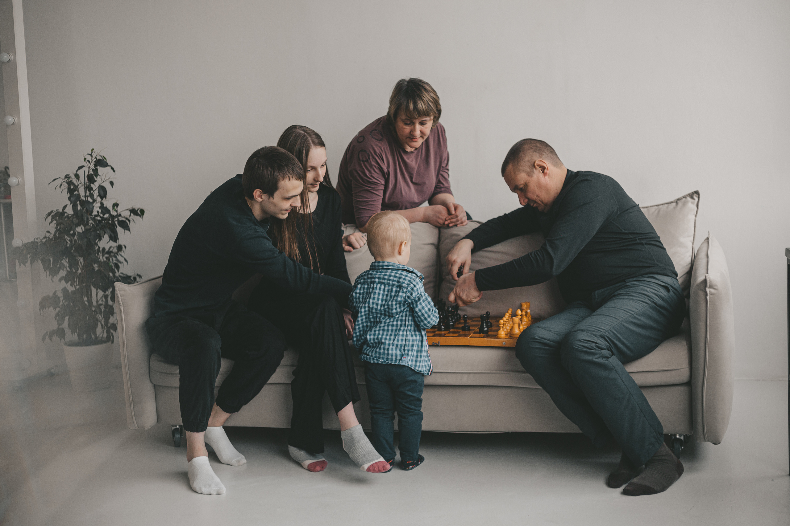 Съемка всей семьи в студии. Фотограф Андреева Юлия. Москва