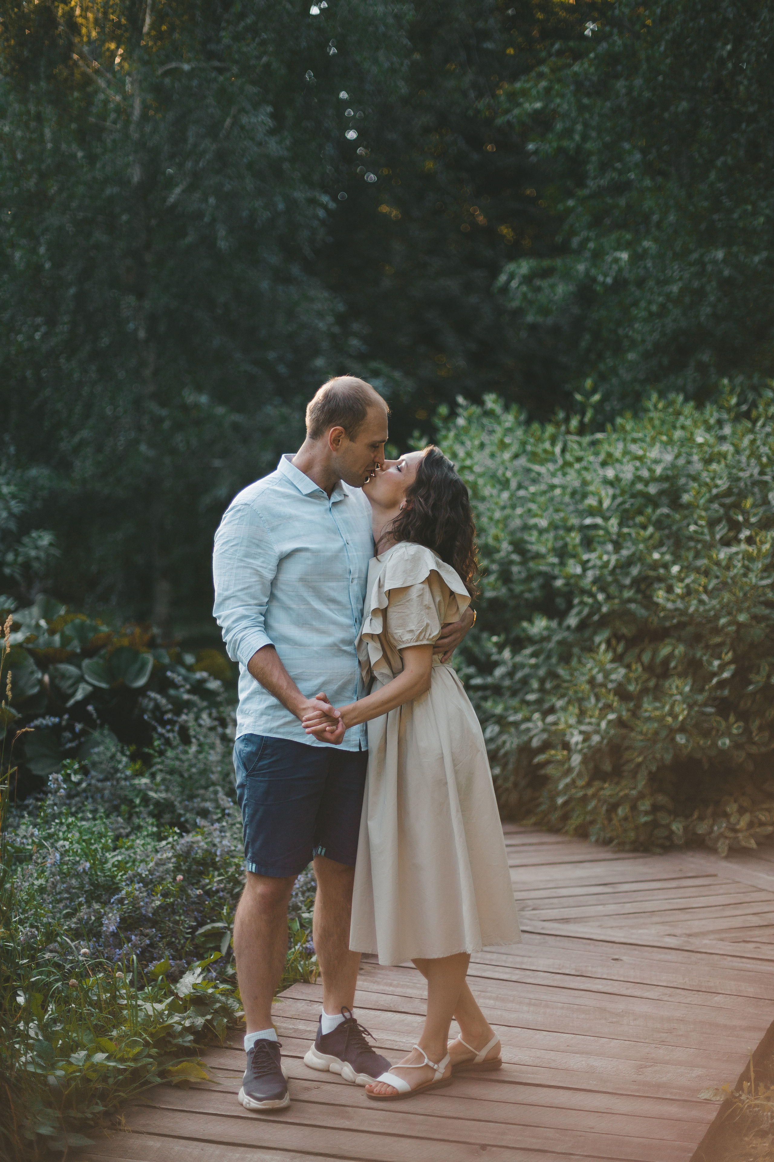 муж и жена на фотосессии