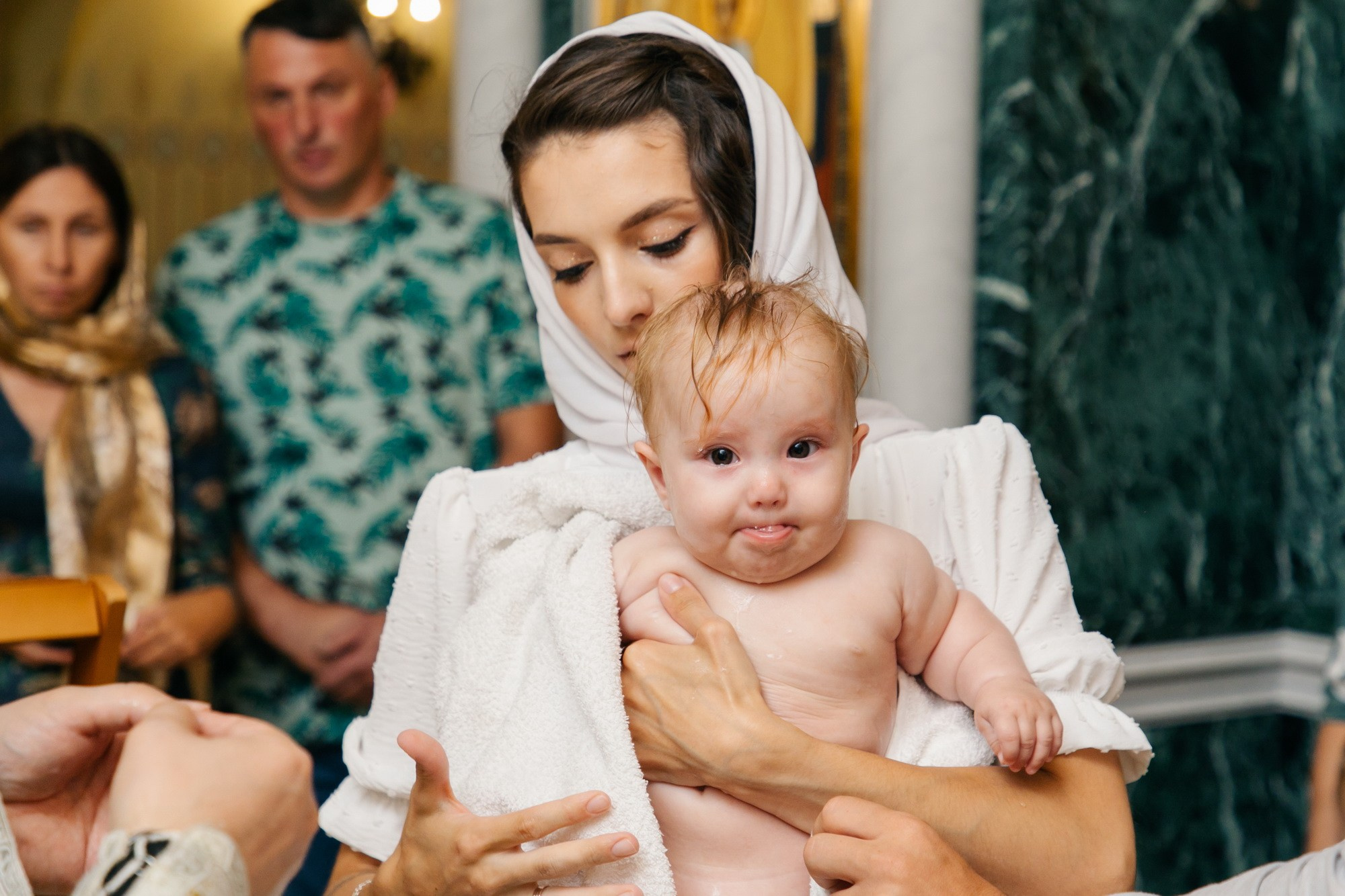 Крещение малышки в Никольском Морском соборе, г. Кронштадт, лучшие храмы для крещения, где крестить в спб, как записаться на крещение, сколько стоит крещение питре, как покреститься спб, фотограф на крещение