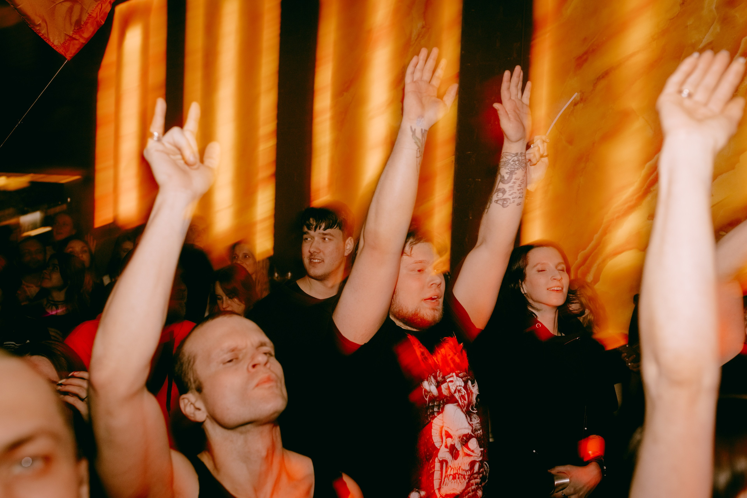 ПОСЛЕДНИЙ ПИОНЕР. Фотограф Елена Богачева (lenalena_na_na_na)