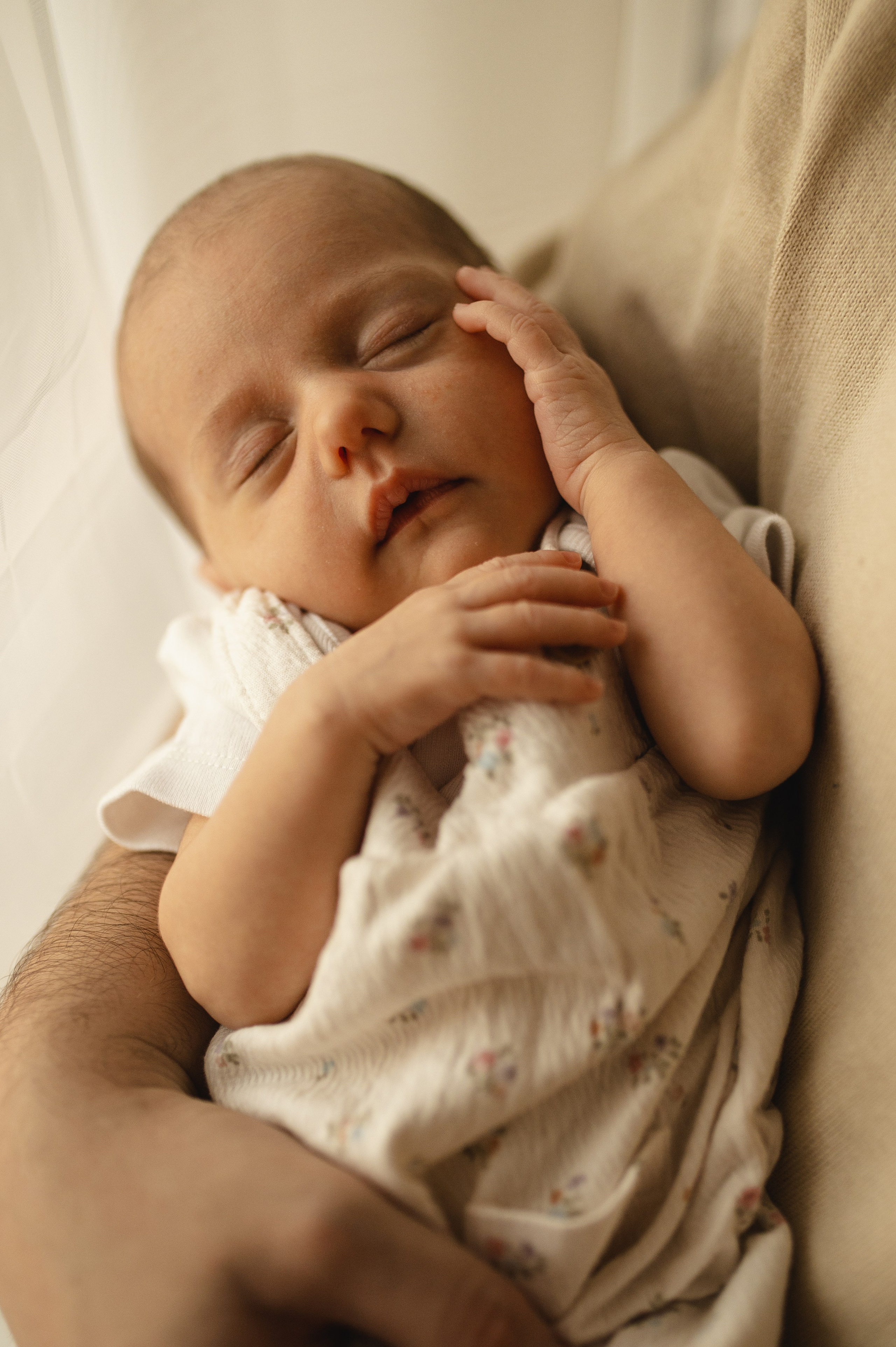 Ньюборн фотосессия в стиле лайфстайл Москва. Семейная фотосессия Бутово Москва фотограф Алина Морщагина
