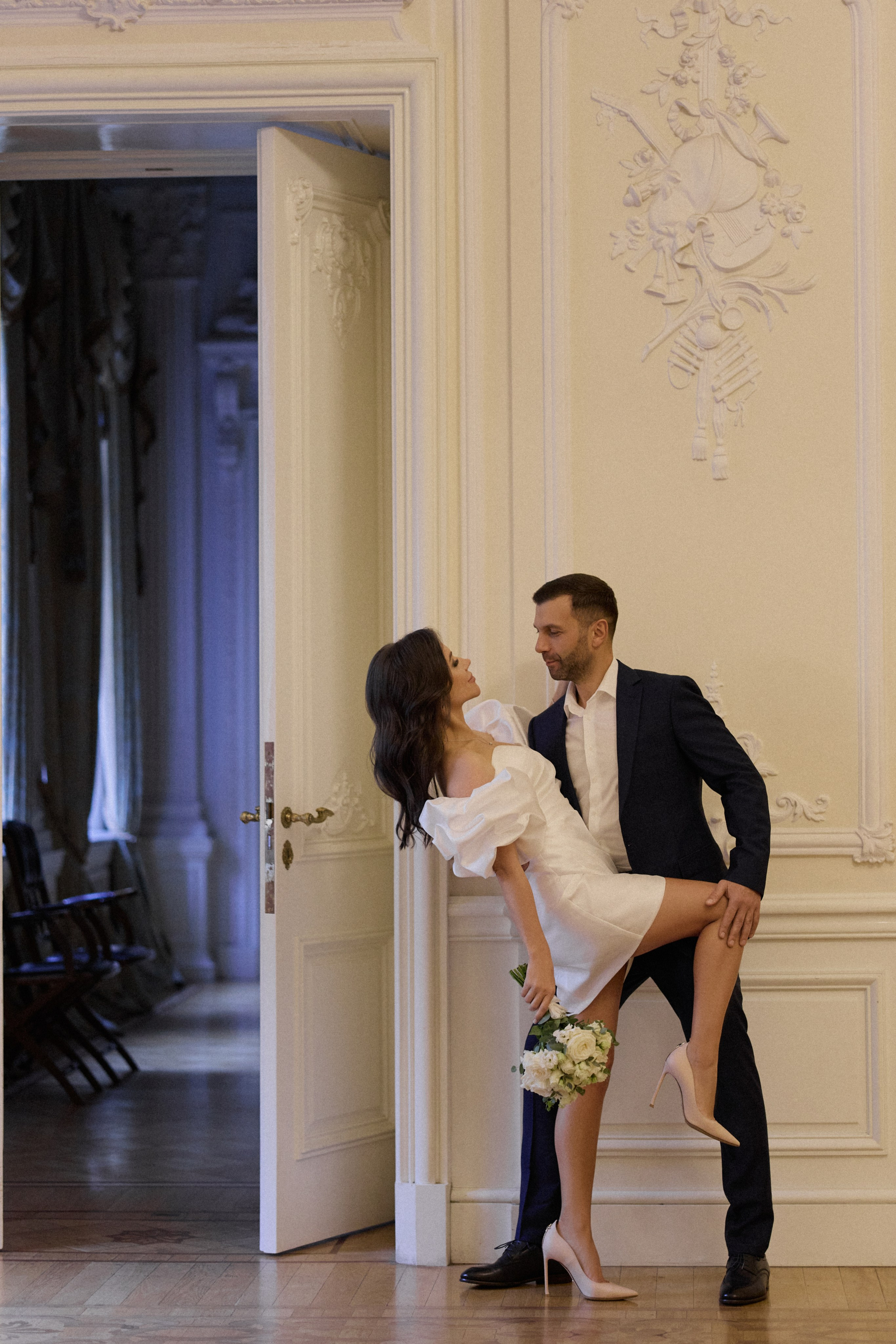 Свадебная фотосессия в особняке. Сестры Карабаза. Фотографы и ретушеры в Москве и Санкт-Петербурге