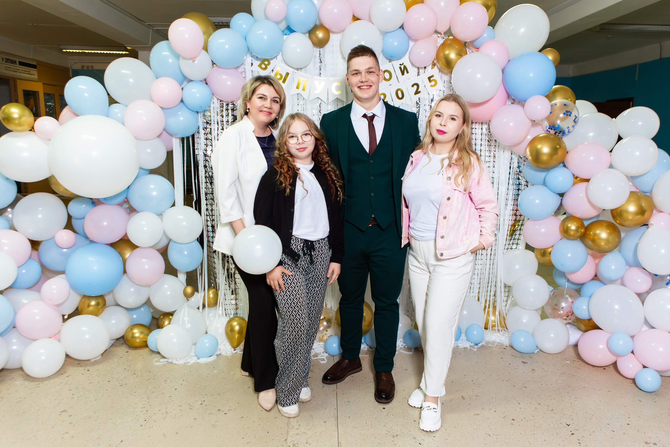 ФОТОСЕССИЯ С РОДИТЕЛЯМИ ВЫПУСКНОЙ 2025 9 ШКОЛА Г.МЦЕНСК. Профессиональный фотограф в Мценске и Орловской области