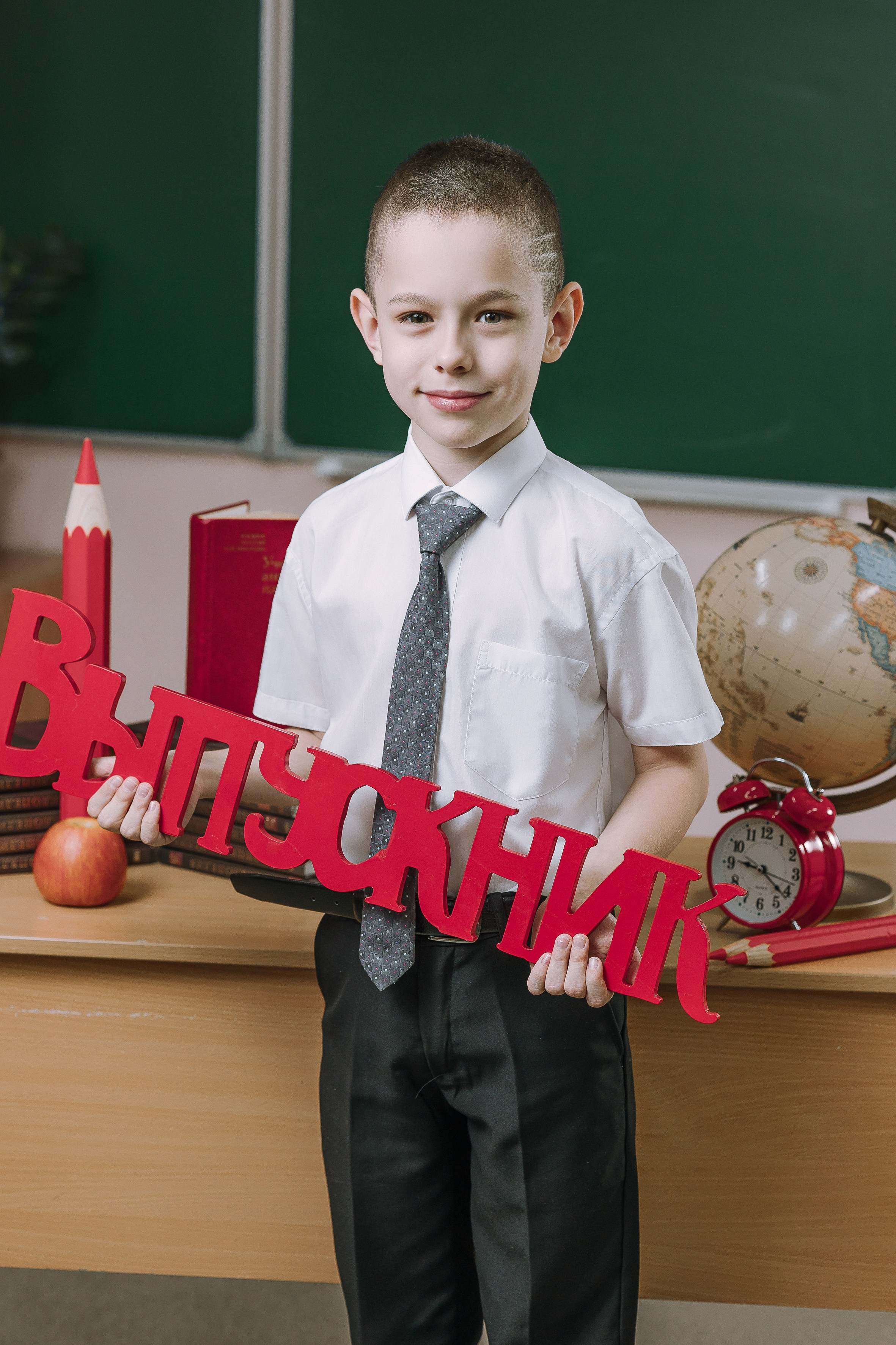 Портреты- класс- надпись «выпускник» — 4 класс. Выпускные альбомы Натальи Бутко: Новороссийск, Анапа, Геленджик