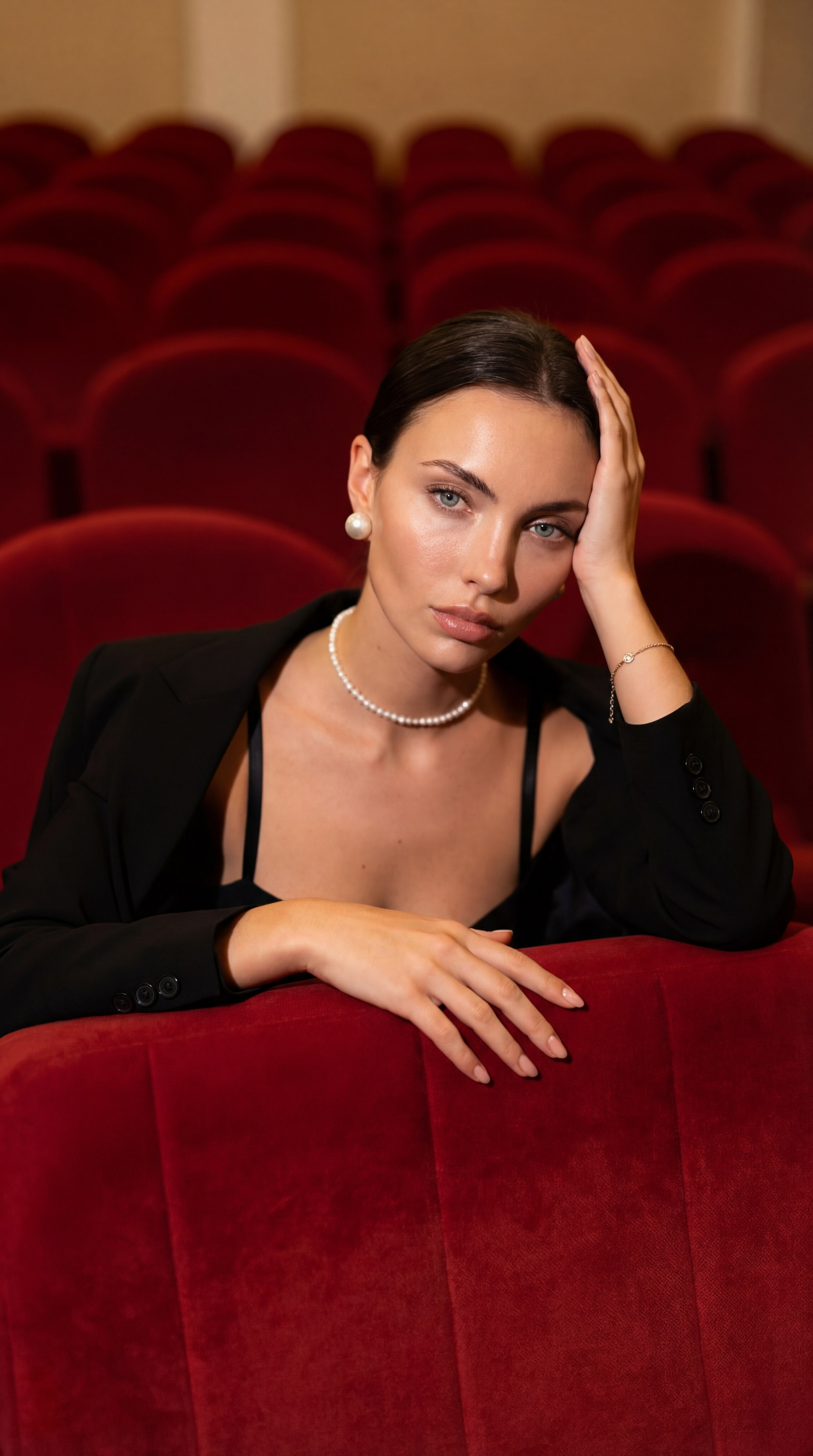 Примеры работ. ИИ креатор для брендов, которым мало обычного. Цифровые образы с душой