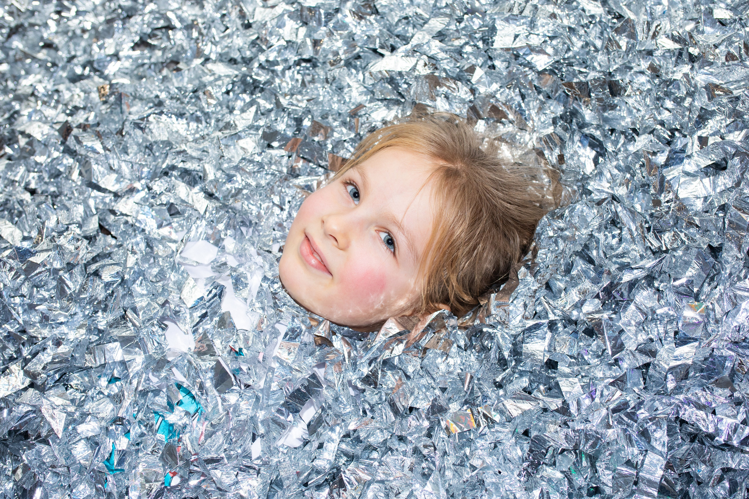 Гринч или как выключили свет в лофте вечером) атмосферные фото детского праздника со свечами и фонариками. Фотограф в Новосибирске Ася Зверева