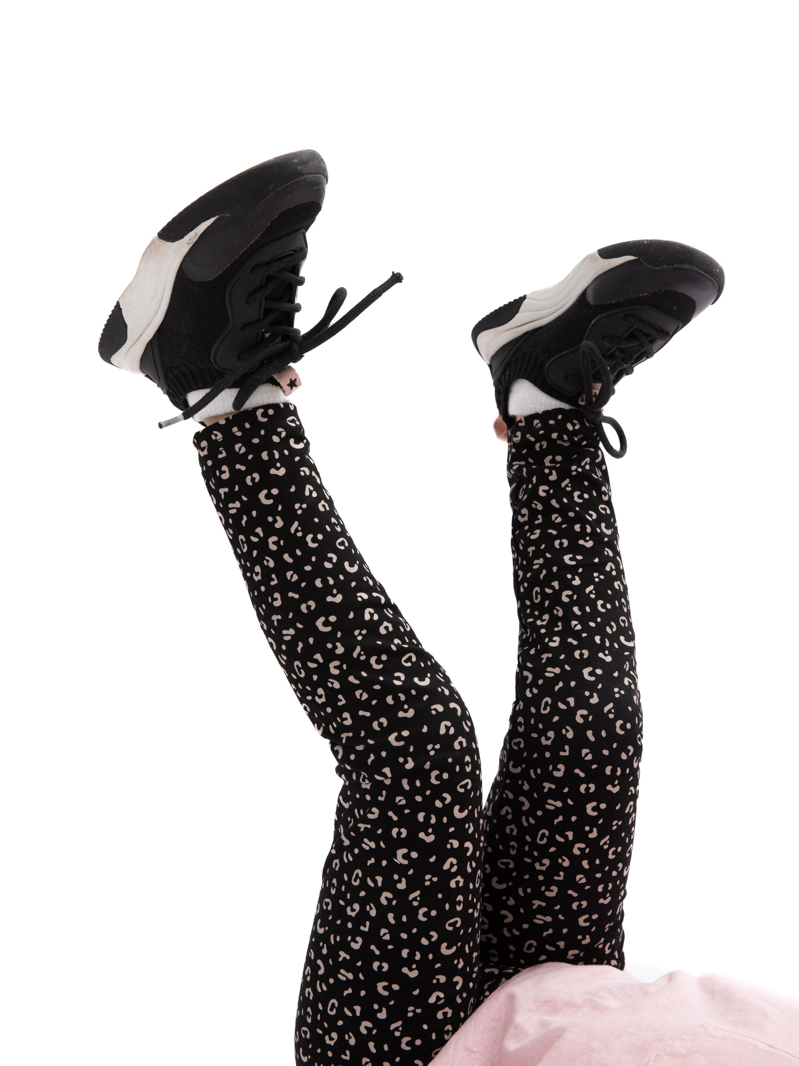 Детские лосины. Фотостудия предметной и модельной съёмки для маркетплейсов