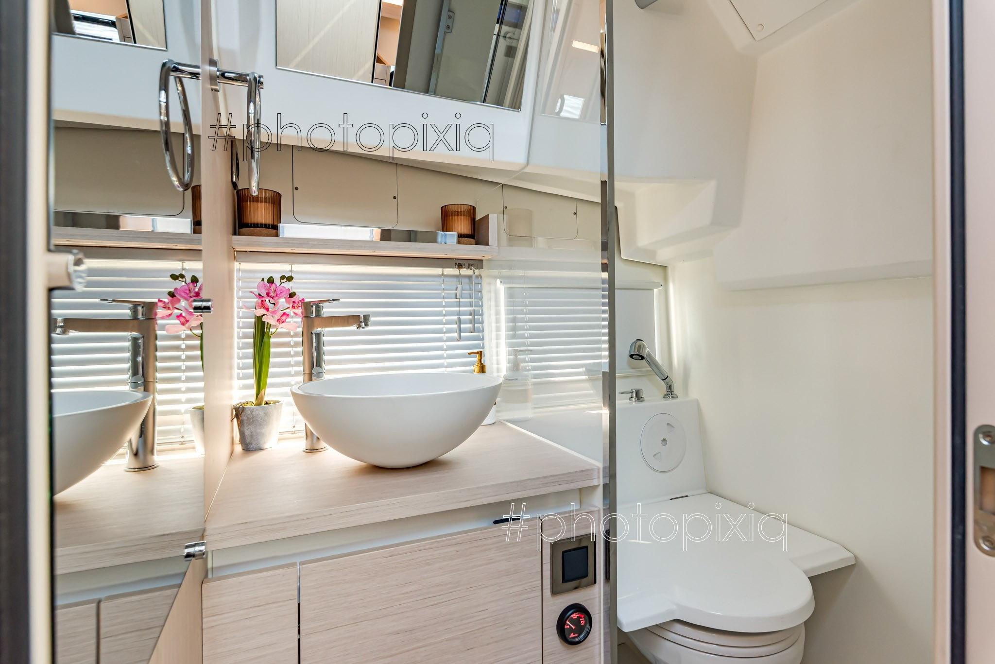 Фотосъёмка яхты Jeanneau NC 33 для брокера. Интерьерная съёмка и виртуальные туры — Интерьерный фотограф Кузнецов Сергей (photopixiq)