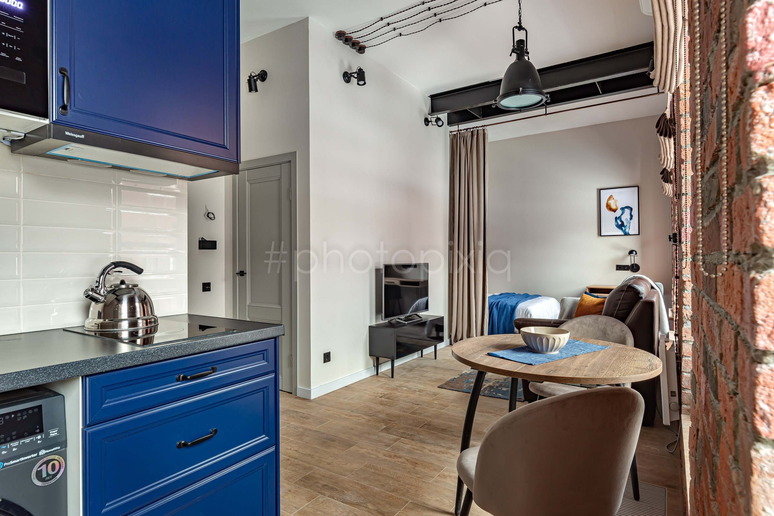 Интерьерная съёмка квартиры студии для аренды на Михалковской. Интерьерная съёмка и виртуальные туры — Интерьерный фотограф Кузнецов Сергей (photopixiq)