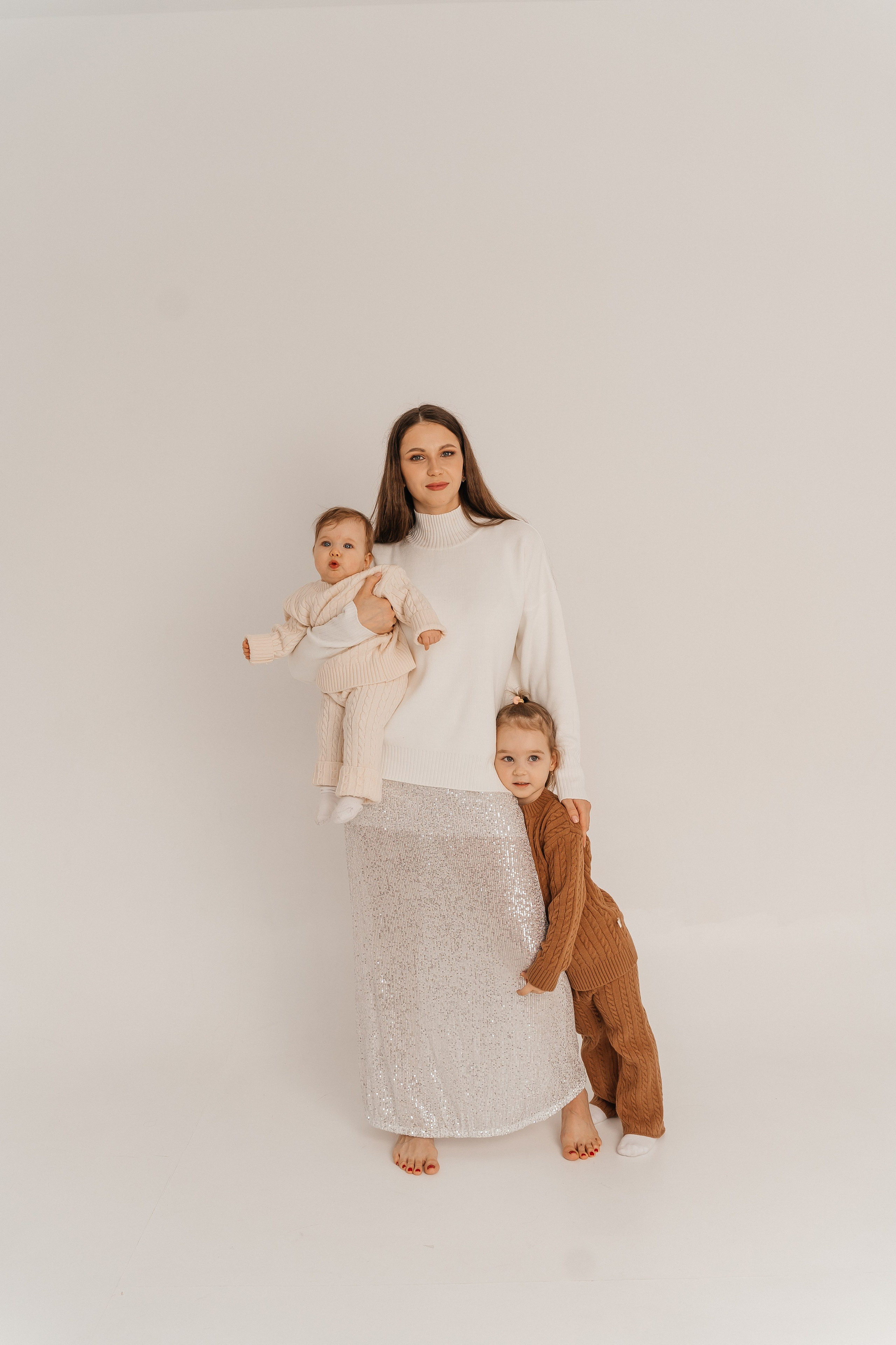 Сережа, Юля, Василиса и Дарина. Волик Мария