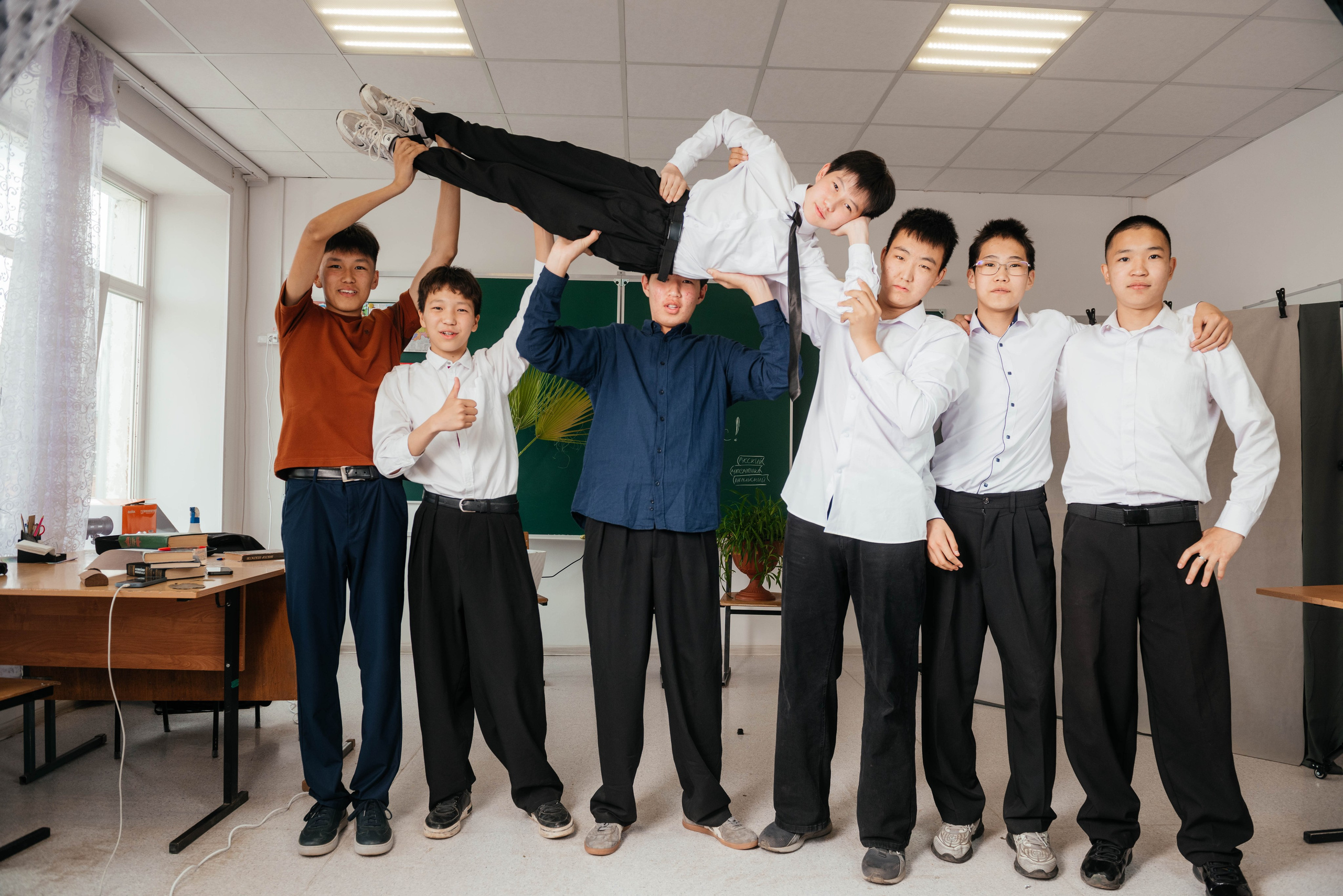 Выпускной фотоальбом для средней школы. Фотограф Эллина Дар г. Улан-Удэ