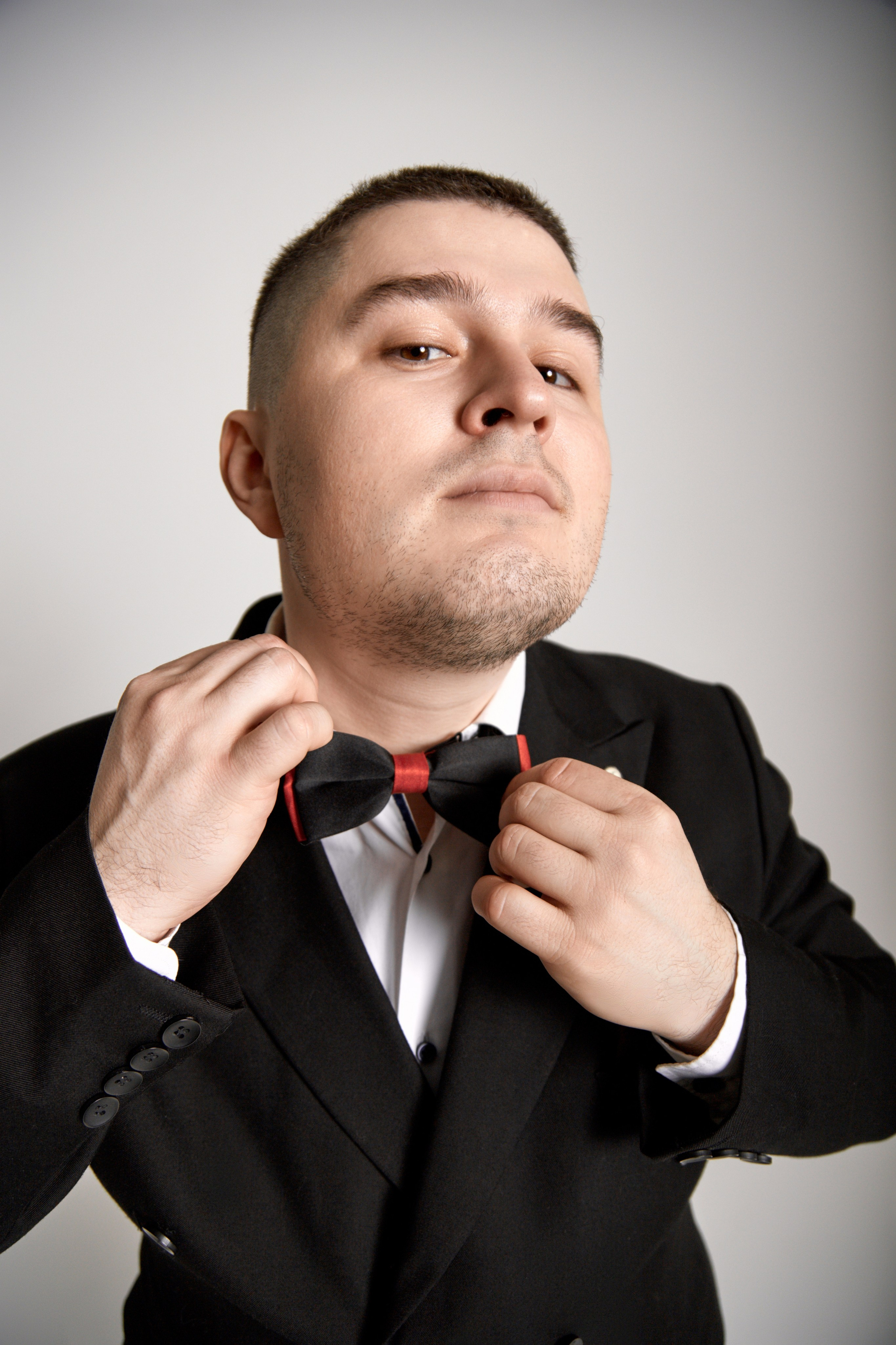 Руслан Гасимов — ведущий праздников и мероприятий. Фотограф Челябинск — Кирилл Устюжанин