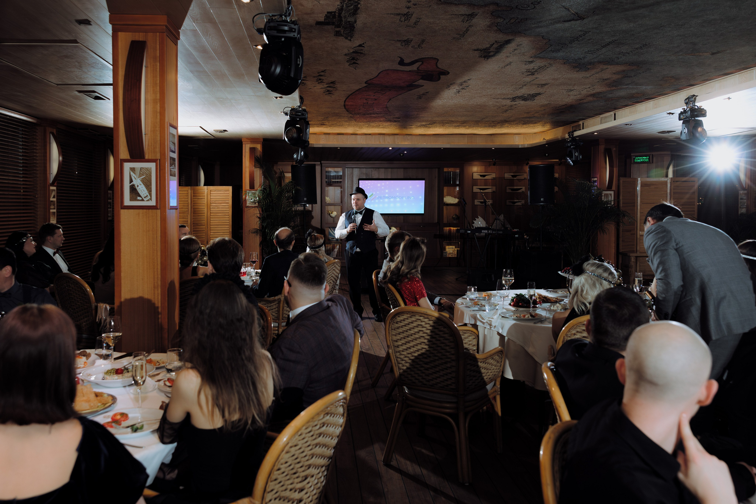 Корпоратив PETROMODELING в стиле Gatsby (ресторан Чайка). АНДРЕЙ ШИРКАЛИН РЕПОРТАЖНЫЙ ФОТОГРАФ МОСКВА НА КОРПОРАТИВ, ДЕНЬ РОЖДЕНИЯ, БАНКЕТ, КОНФЕРЕНЦИЮ, ТИМБИЛДИНГ