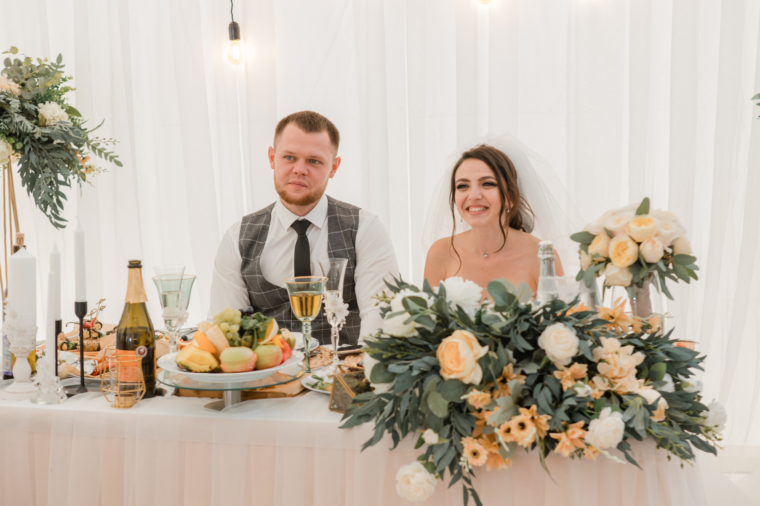 Свадебная фотосессия Сергея и Татьяны. Наша свадебная сказка. Видеосъемка и фотосъемка свадеб. Фотограф и оператор на свадьбу. Видеосъемка подкастов, собственная видео-фотостудии. Предметная фотосъемка